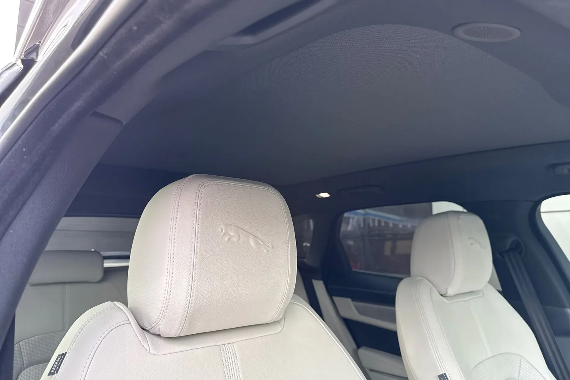 Jaguar F-PACE thumbnail image number 8