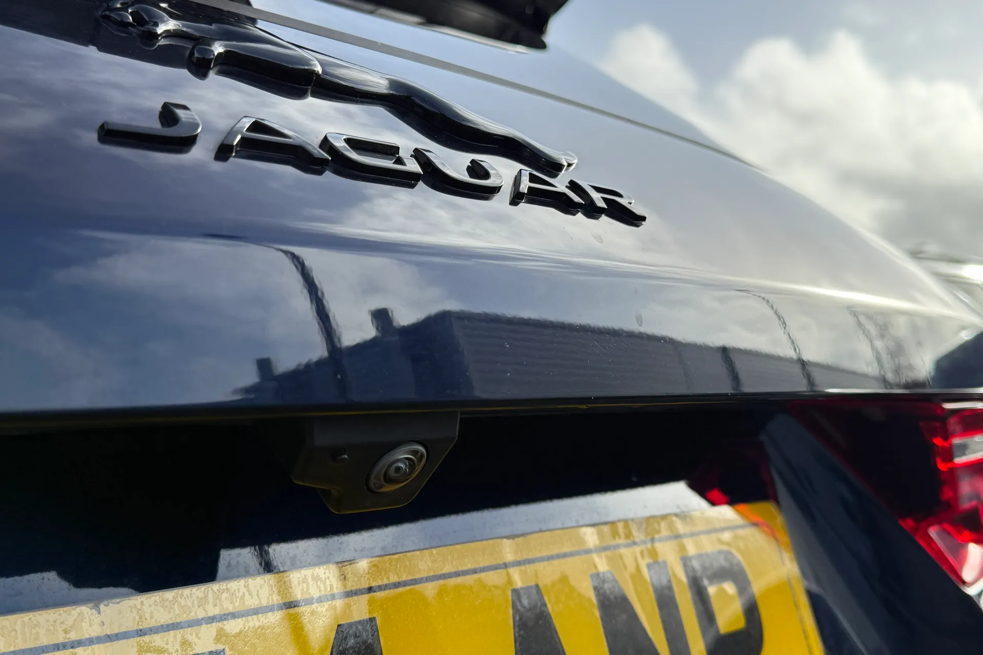 Jaguar F-PACE thumbnail image number 21