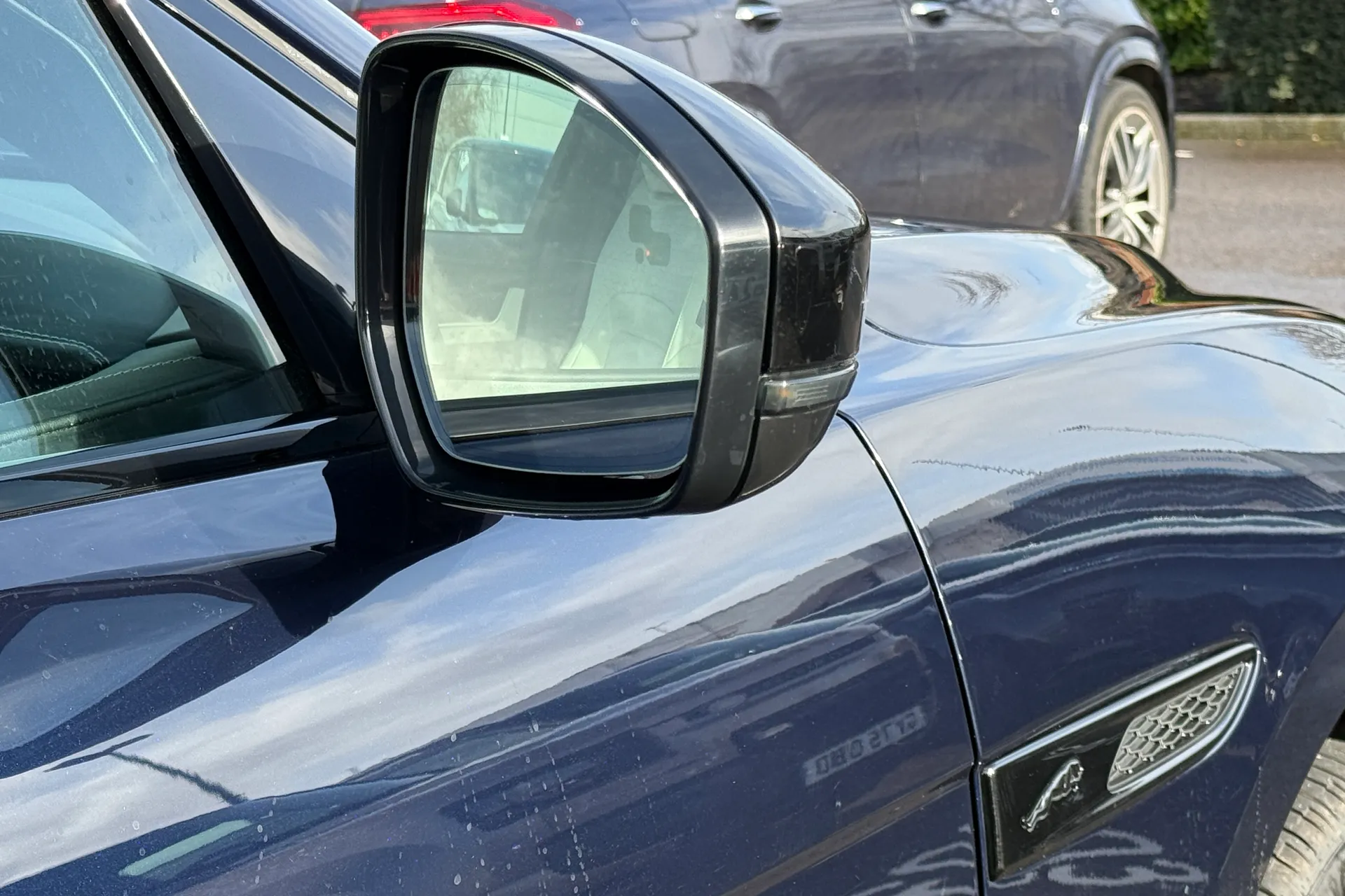 Jaguar F-PACE thumbnail image number 10