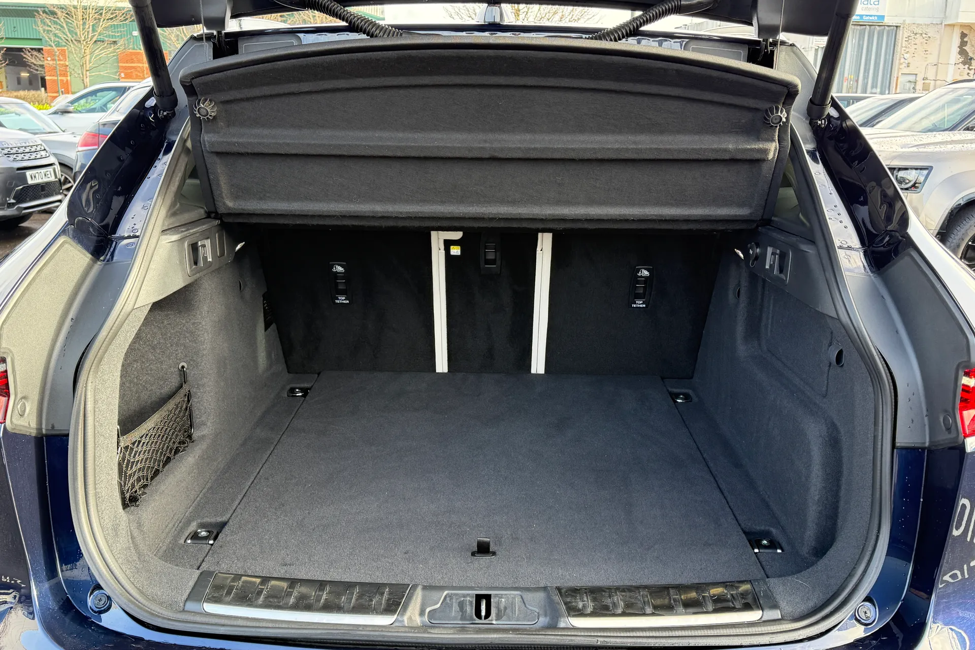 Jaguar F-PACE thumbnail image number 23