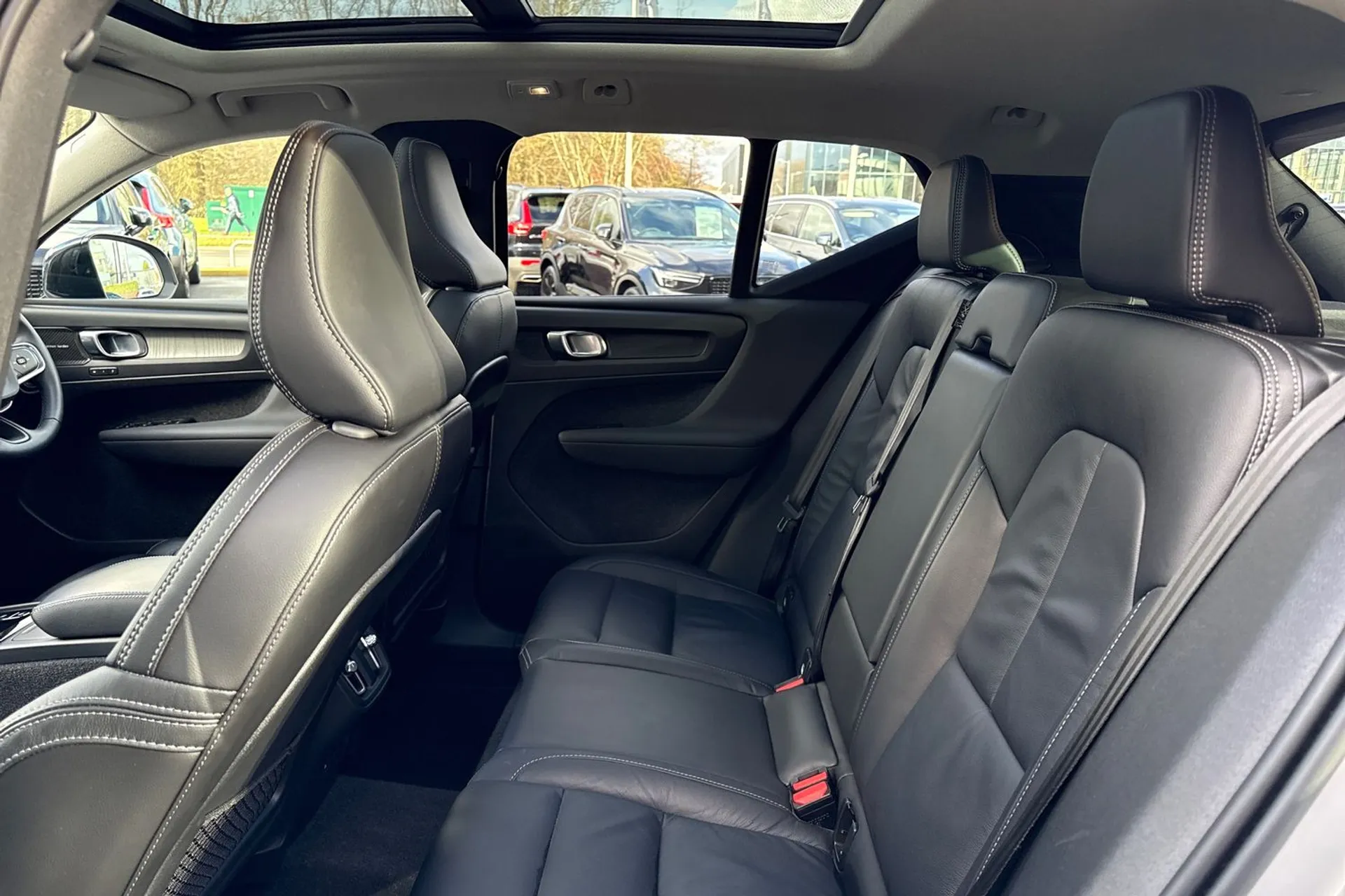 Volvo XC40 thumbnail image number 30