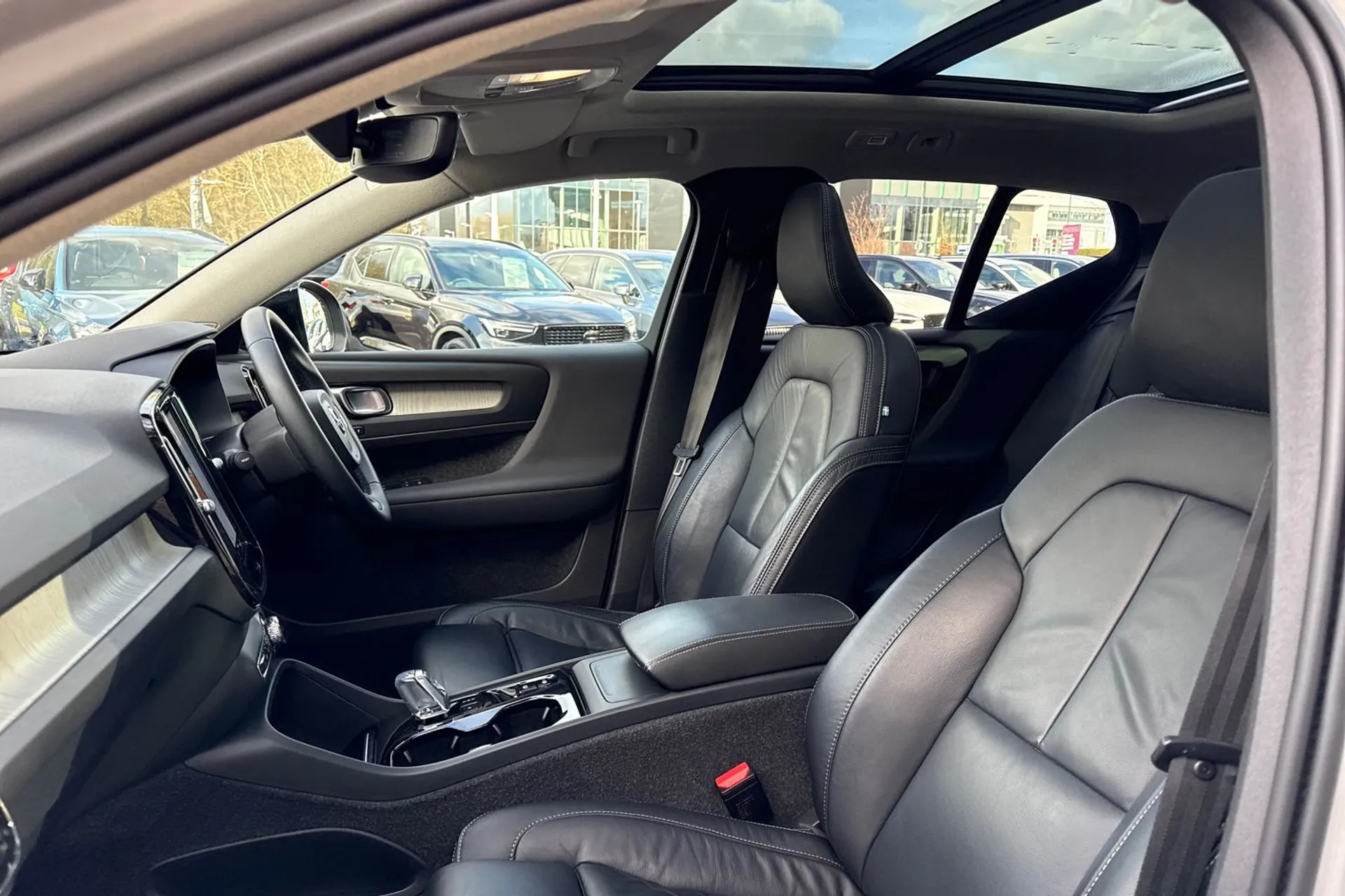 Volvo XC40 thumbnail image number 28