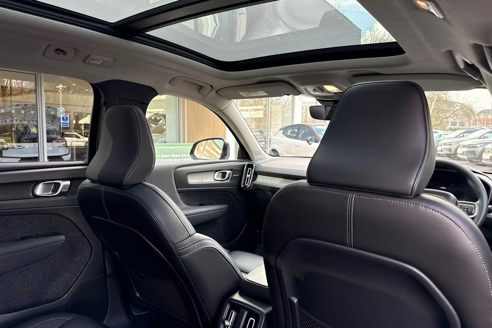 Volvo XC40 thumbnail image number 24