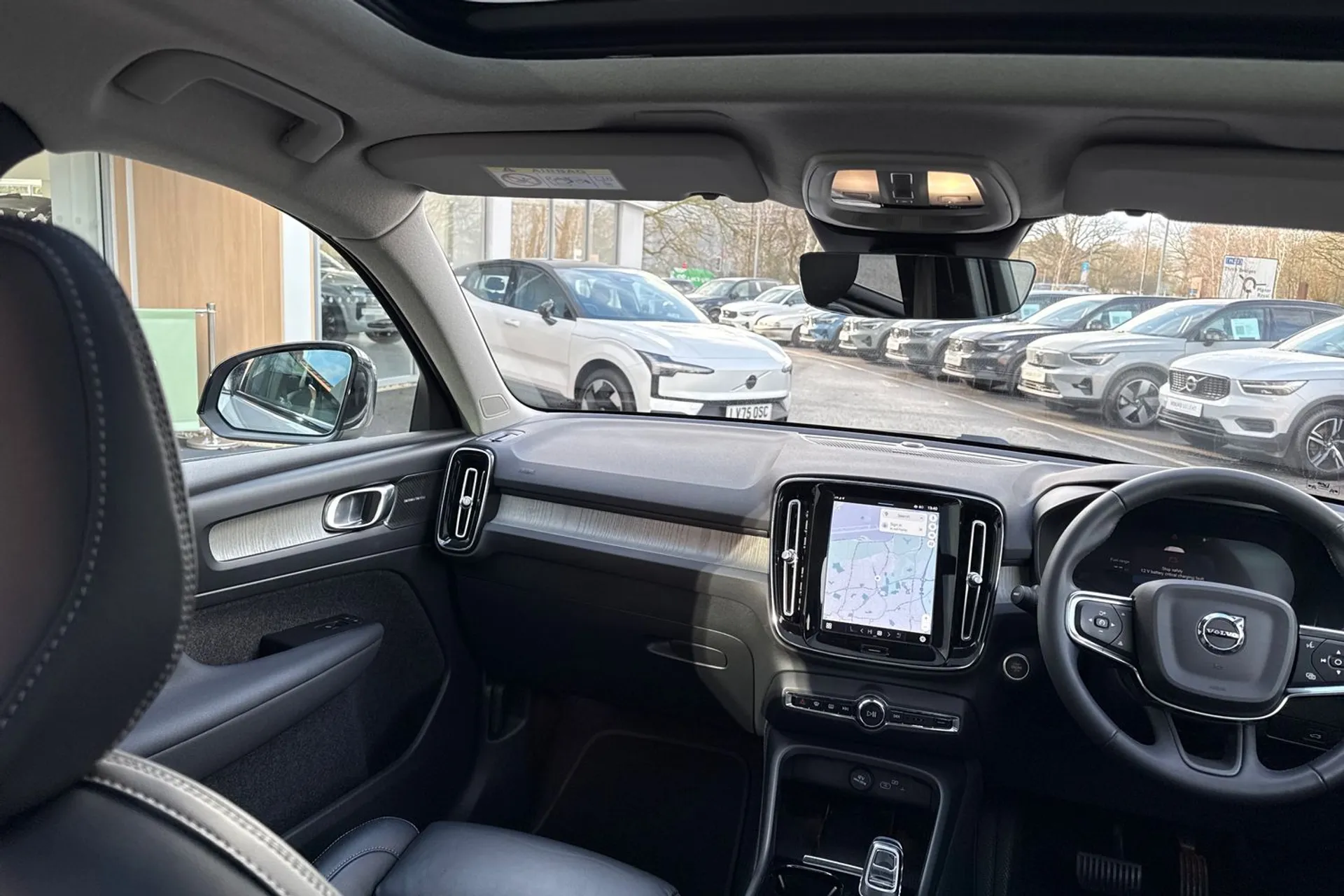 Volvo XC40 thumbnail image number 32