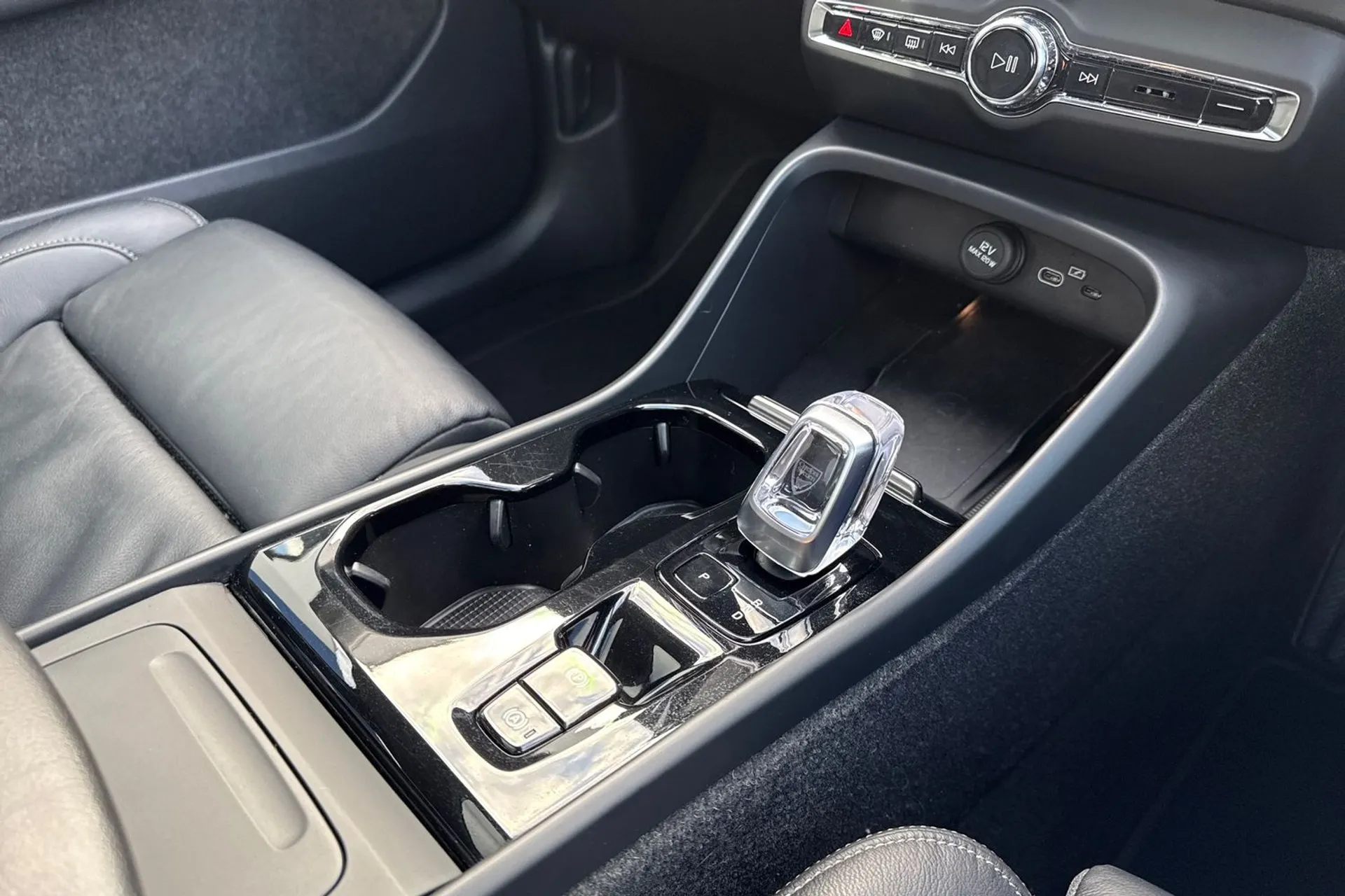 Volvo XC40 thumbnail image number 44