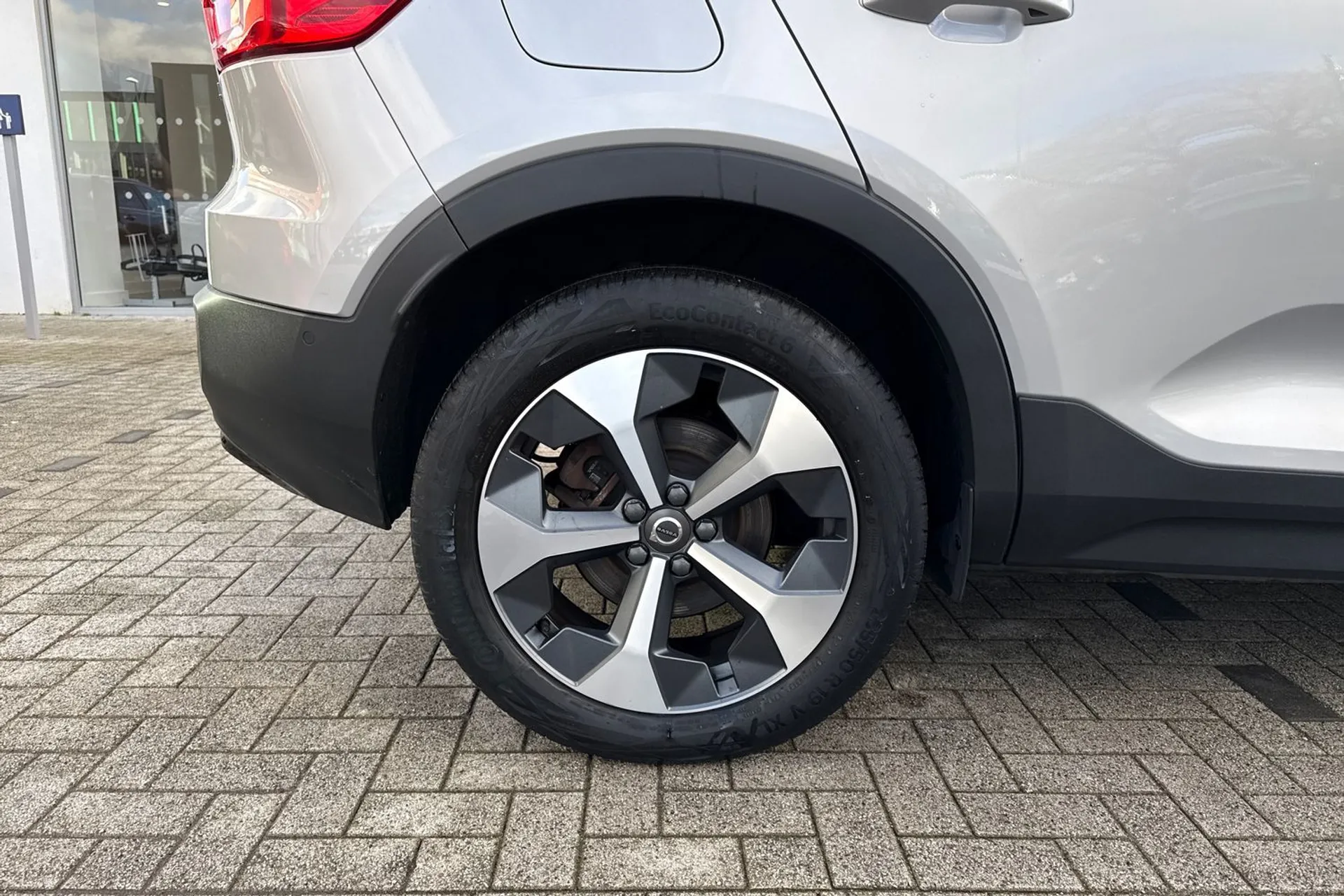 Volvo XC40 thumbnail image number 14