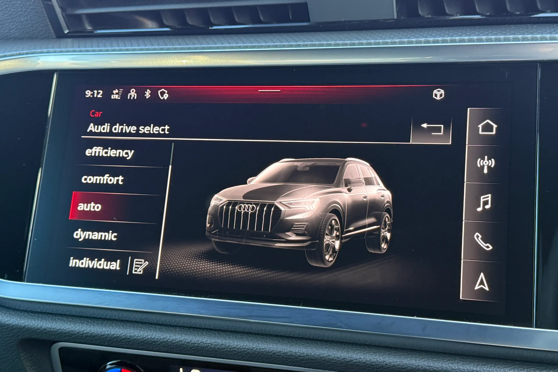 Audi Q3 thumbnail image number 9