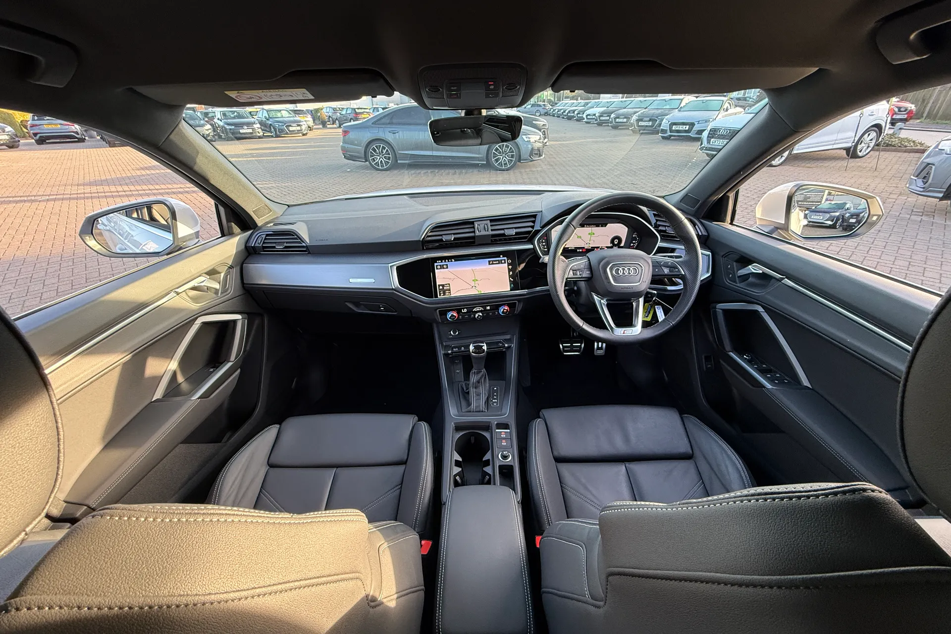 Audi Q3 thumbnail image number 3