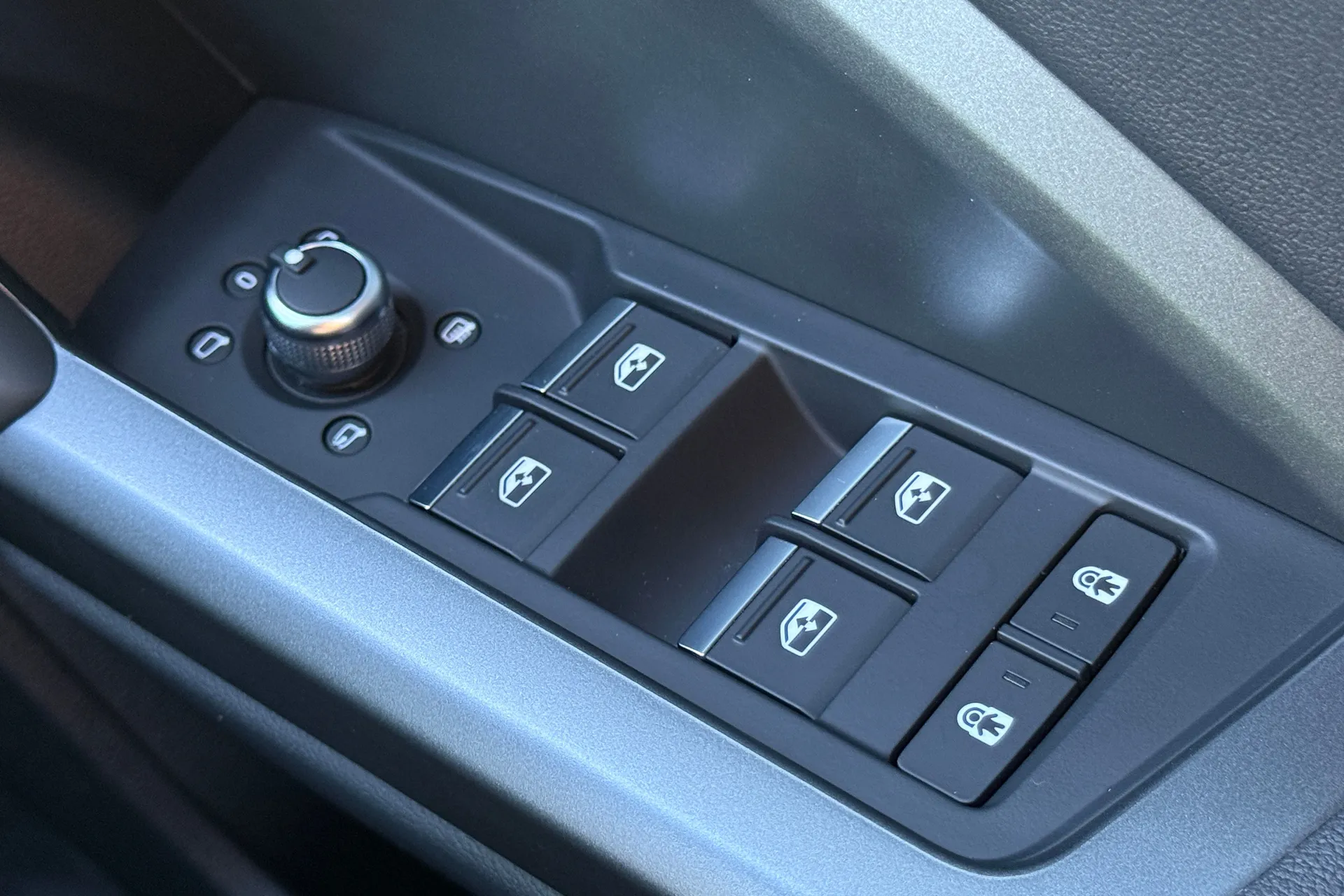 Audi Q3 thumbnail image number 17