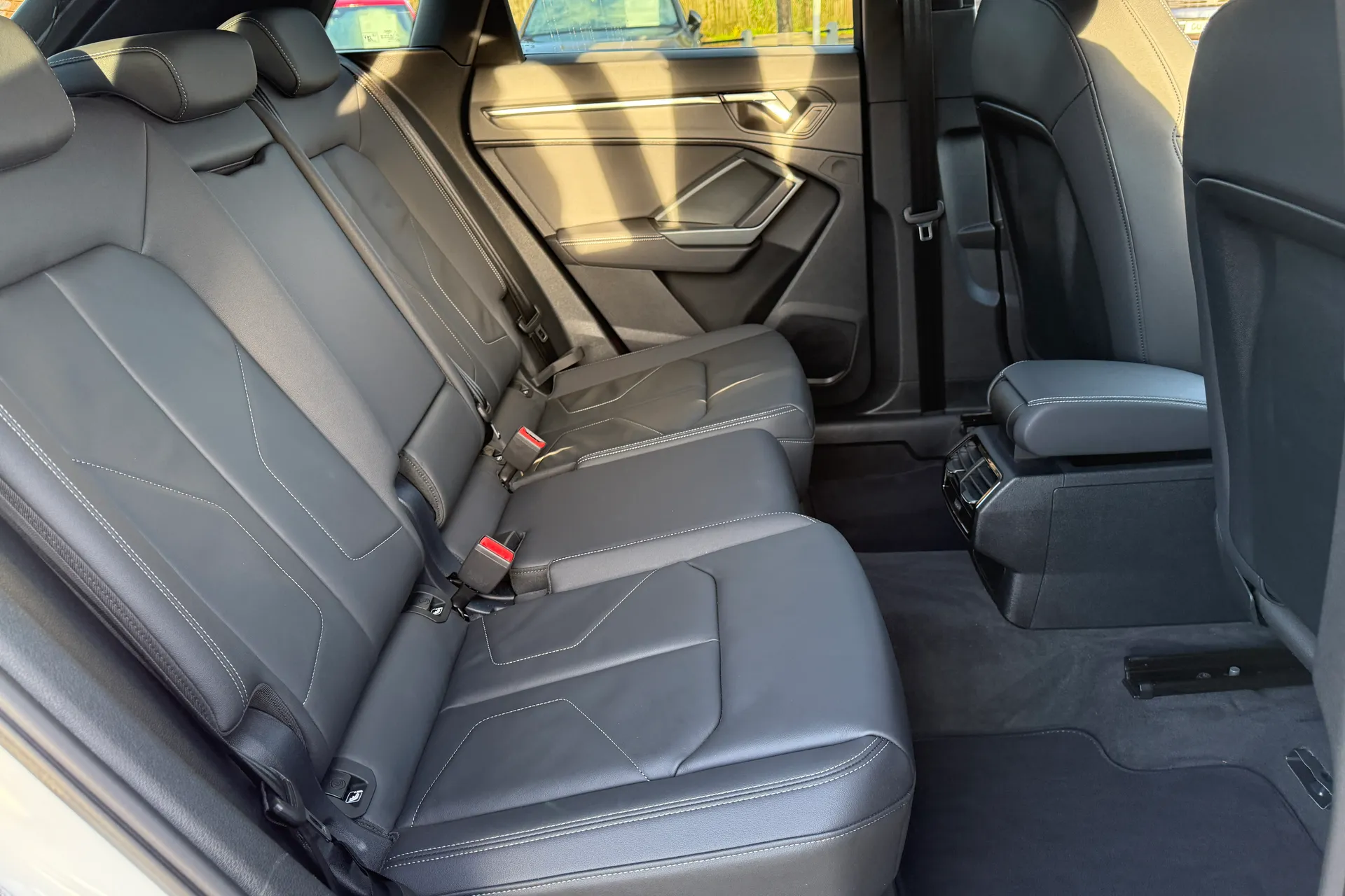 Audi Q3 thumbnail image number 42