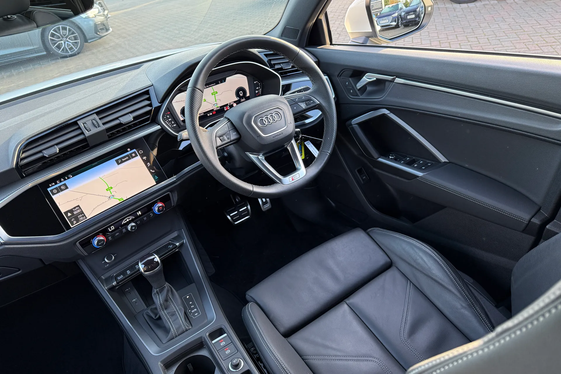 Audi Q3 thumbnail image number 39