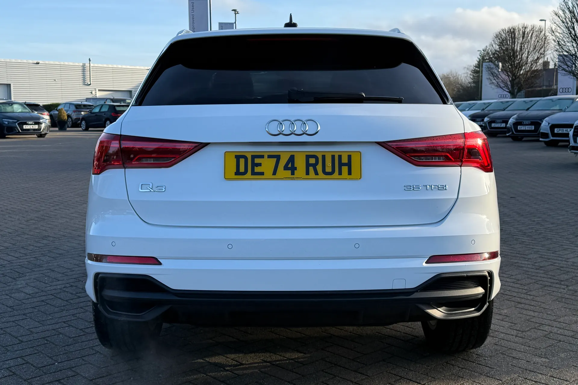 Audi Q3 thumbnail image number 30