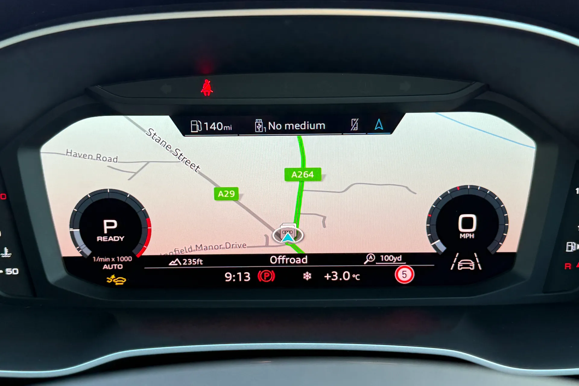 Audi Q3 thumbnail image number 13