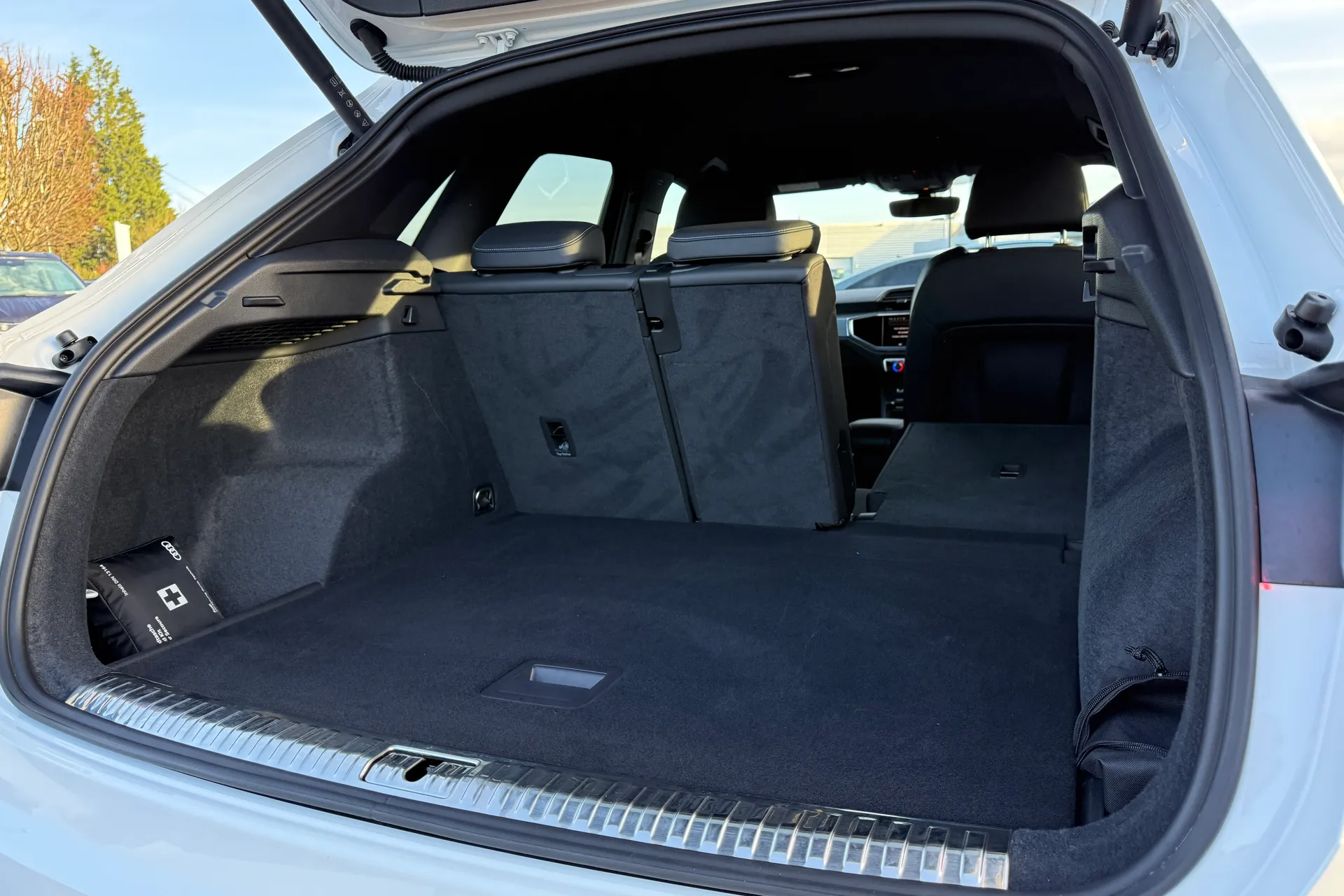 Audi Q3 thumbnail image number 33