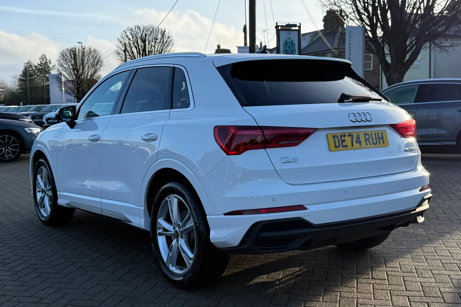 Audi Q3 thumbnail image number 31