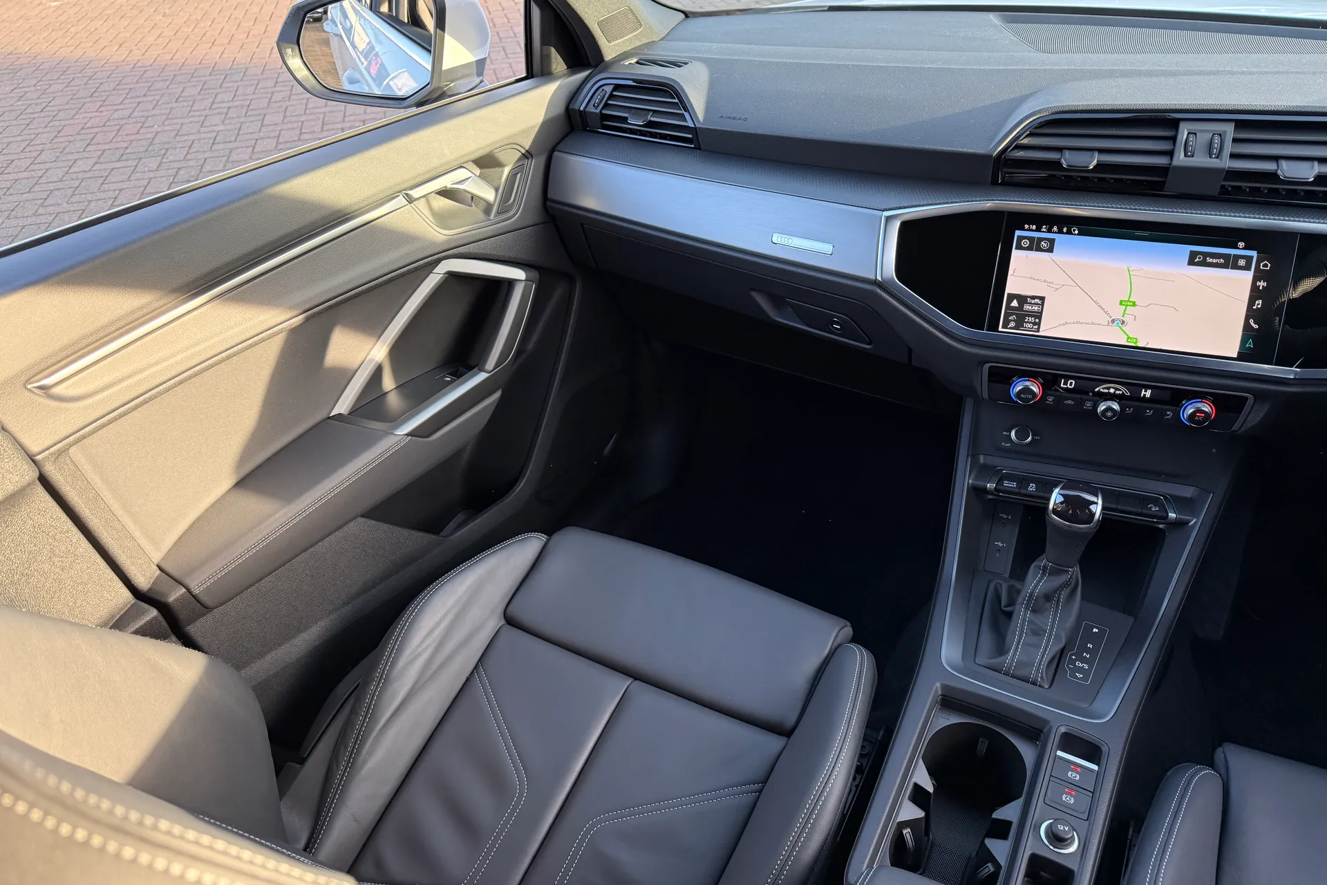 Audi Q3 thumbnail image number 36