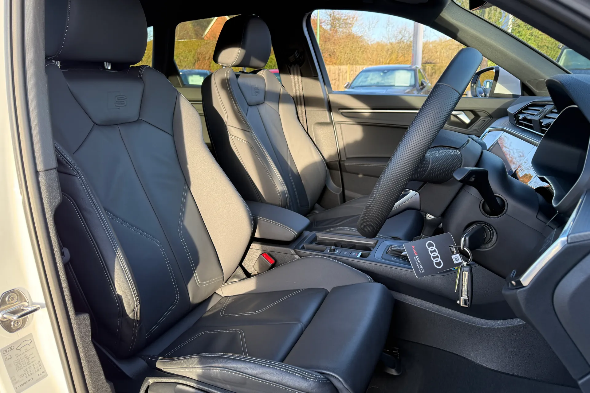 Audi Q3 thumbnail image number 25