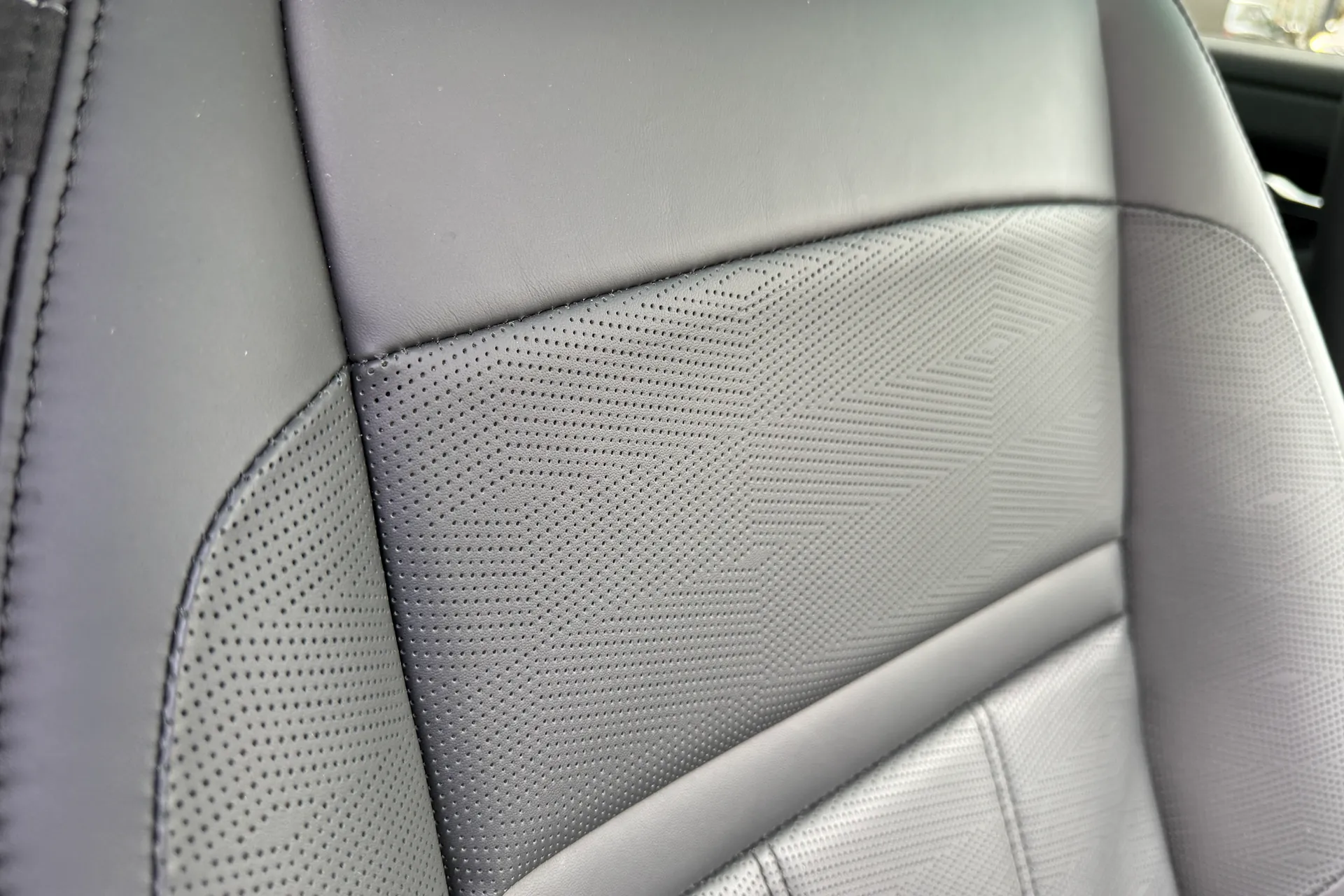 LAND ROVER RANGE ROVER EVOQUE thumbnail image number 33