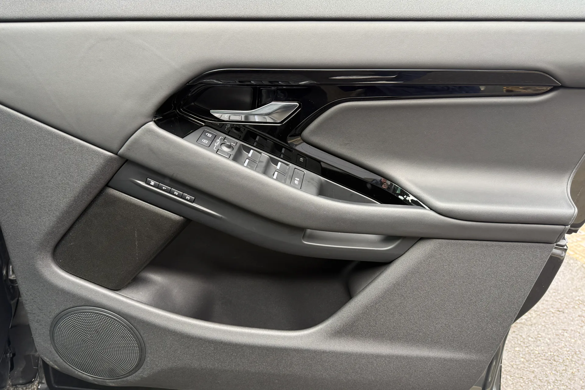 LAND ROVER RANGE ROVER EVOQUE thumbnail image number 49