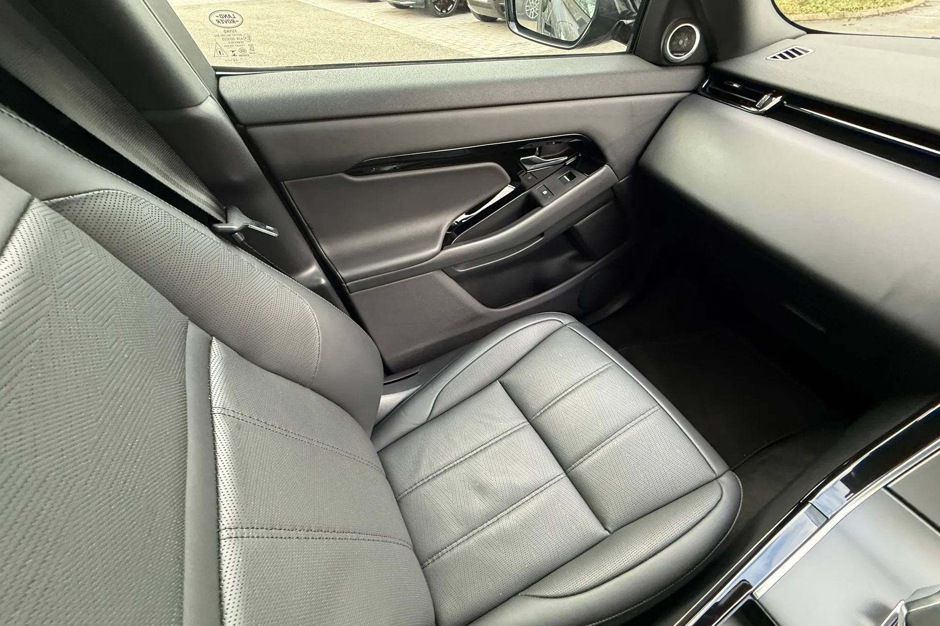 LAND ROVER RANGE ROVER EVOQUE thumbnail image number 12