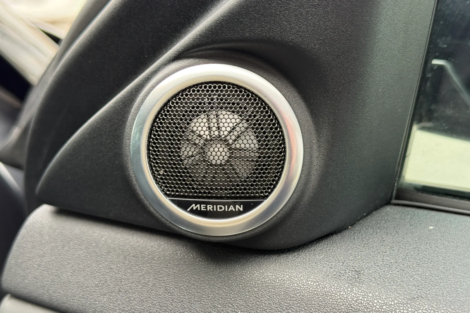 LAND ROVER RANGE ROVER EVOQUE thumbnail image number 22