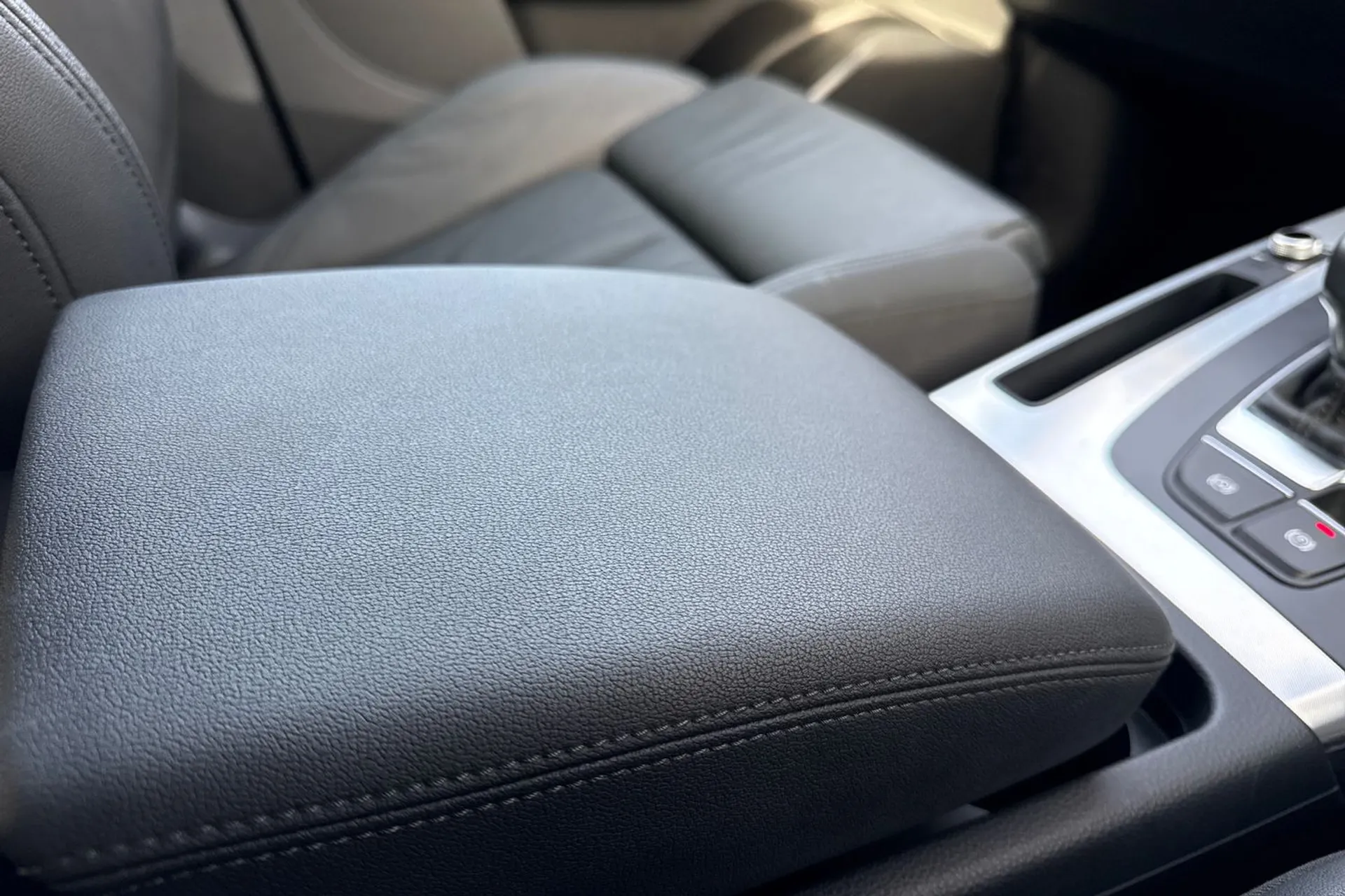 Audi Q5 thumbnail image number 35