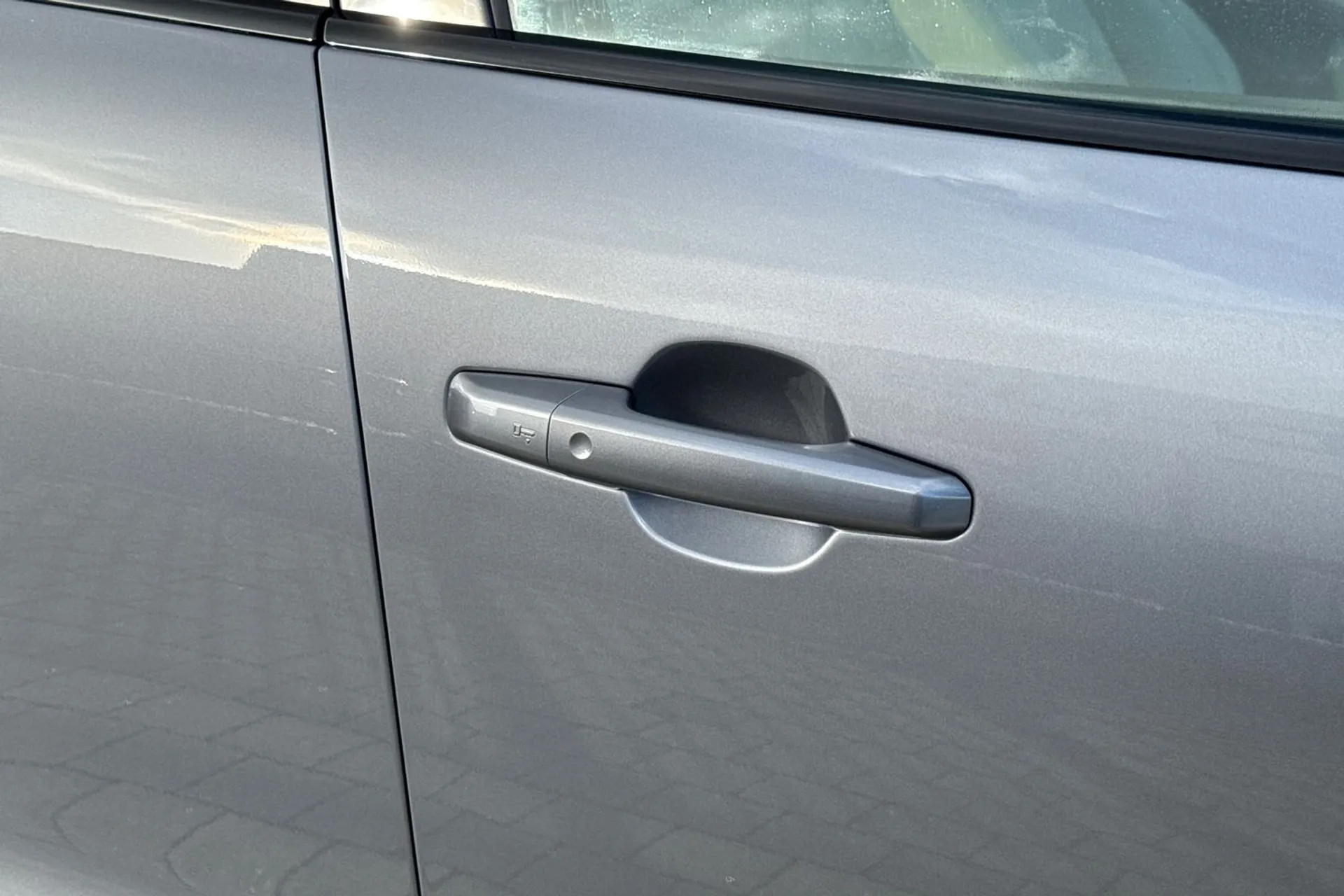 Jaguar F-PACE thumbnail image number 37