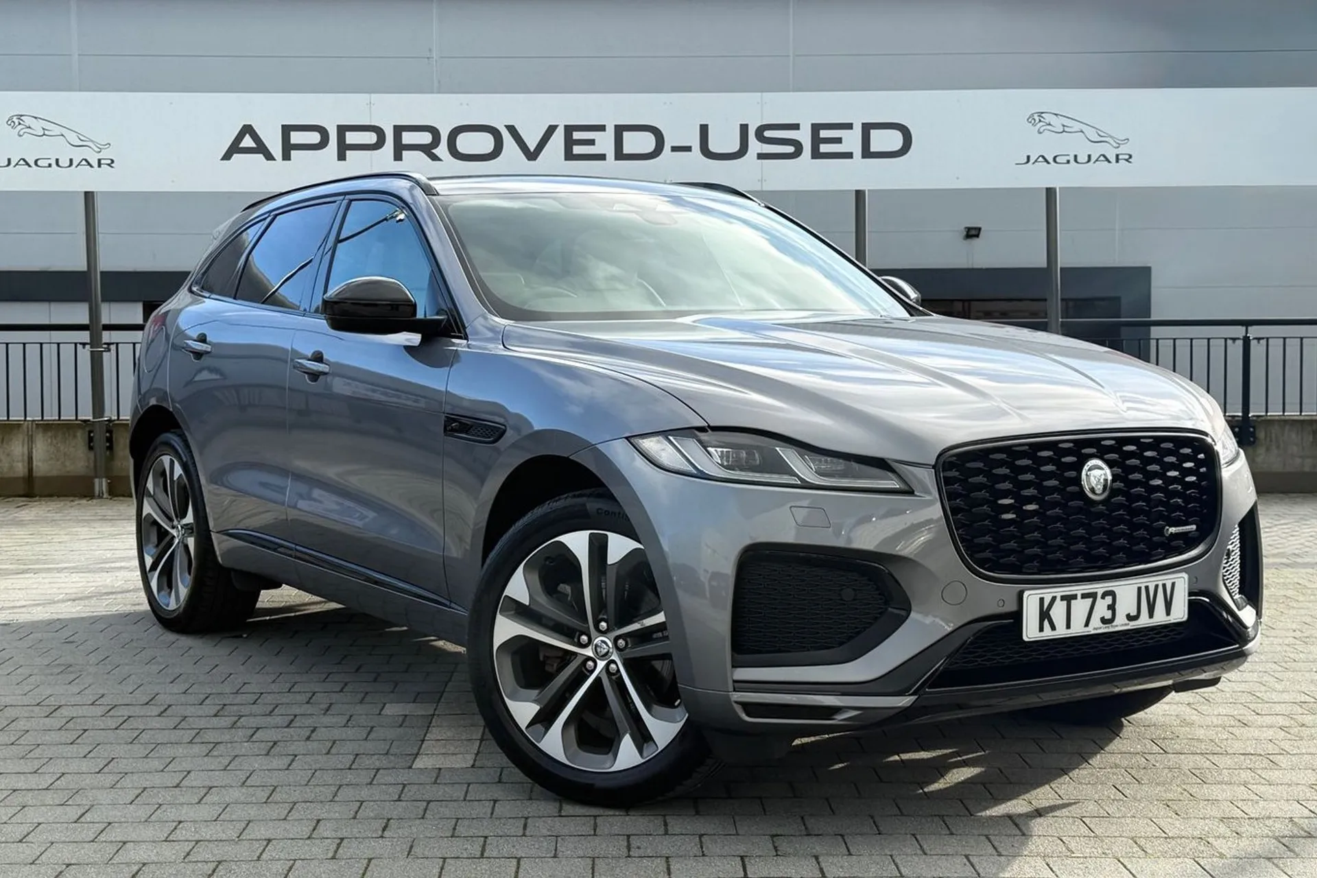 Jaguar F-PACE focused image