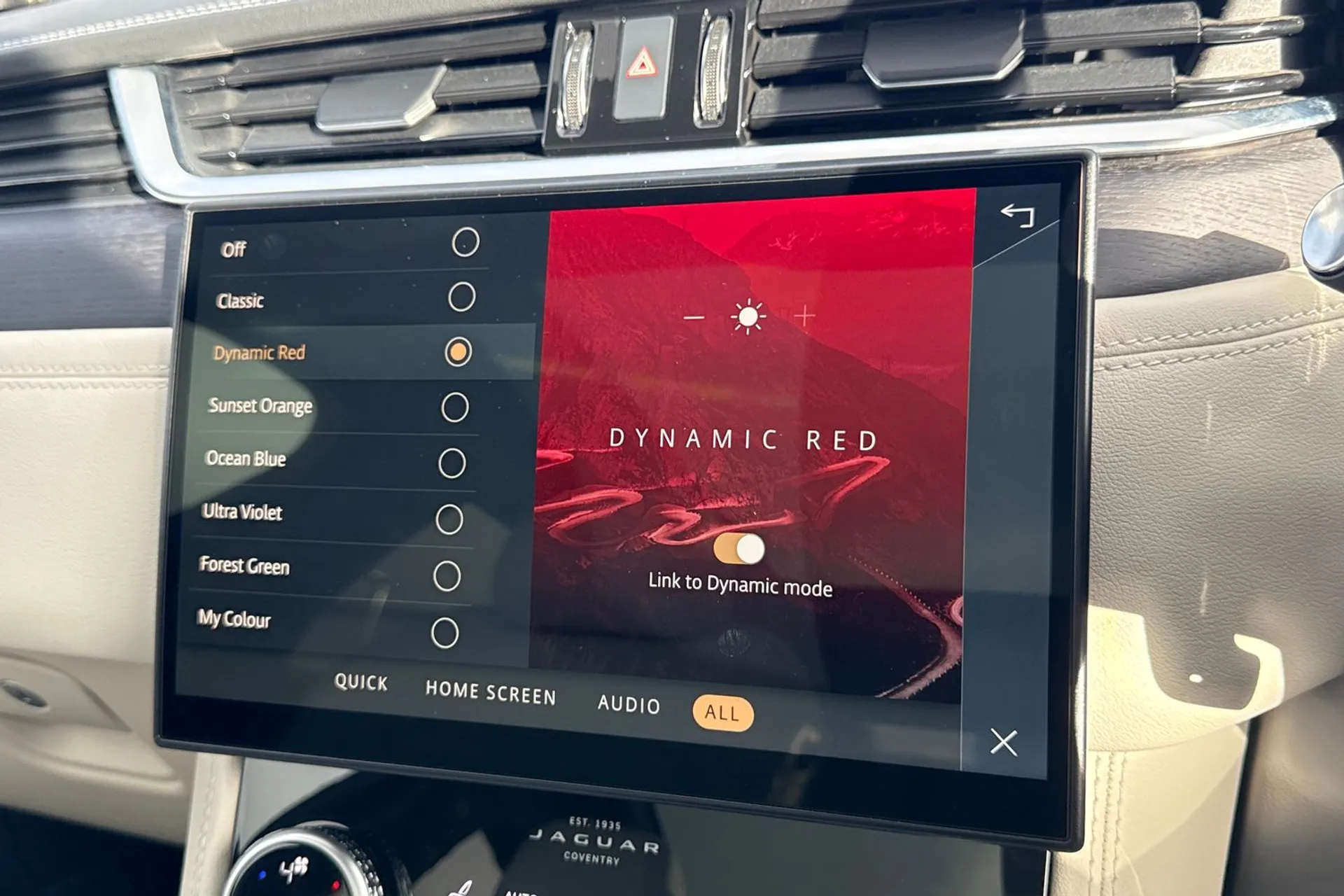 Jaguar F-PACE thumbnail image number 65