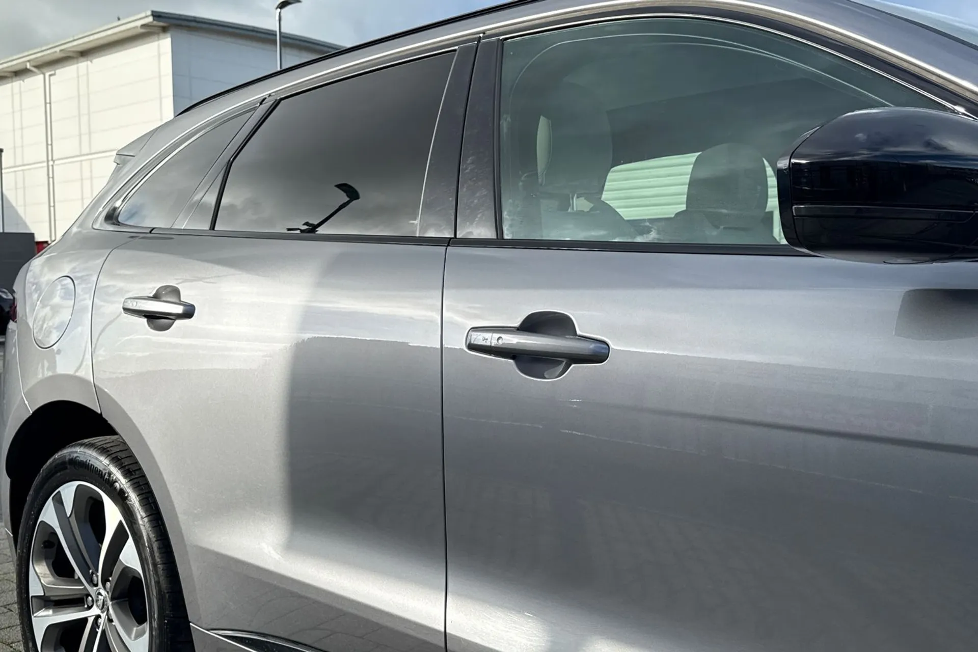 Jaguar F-PACE thumbnail image number 36