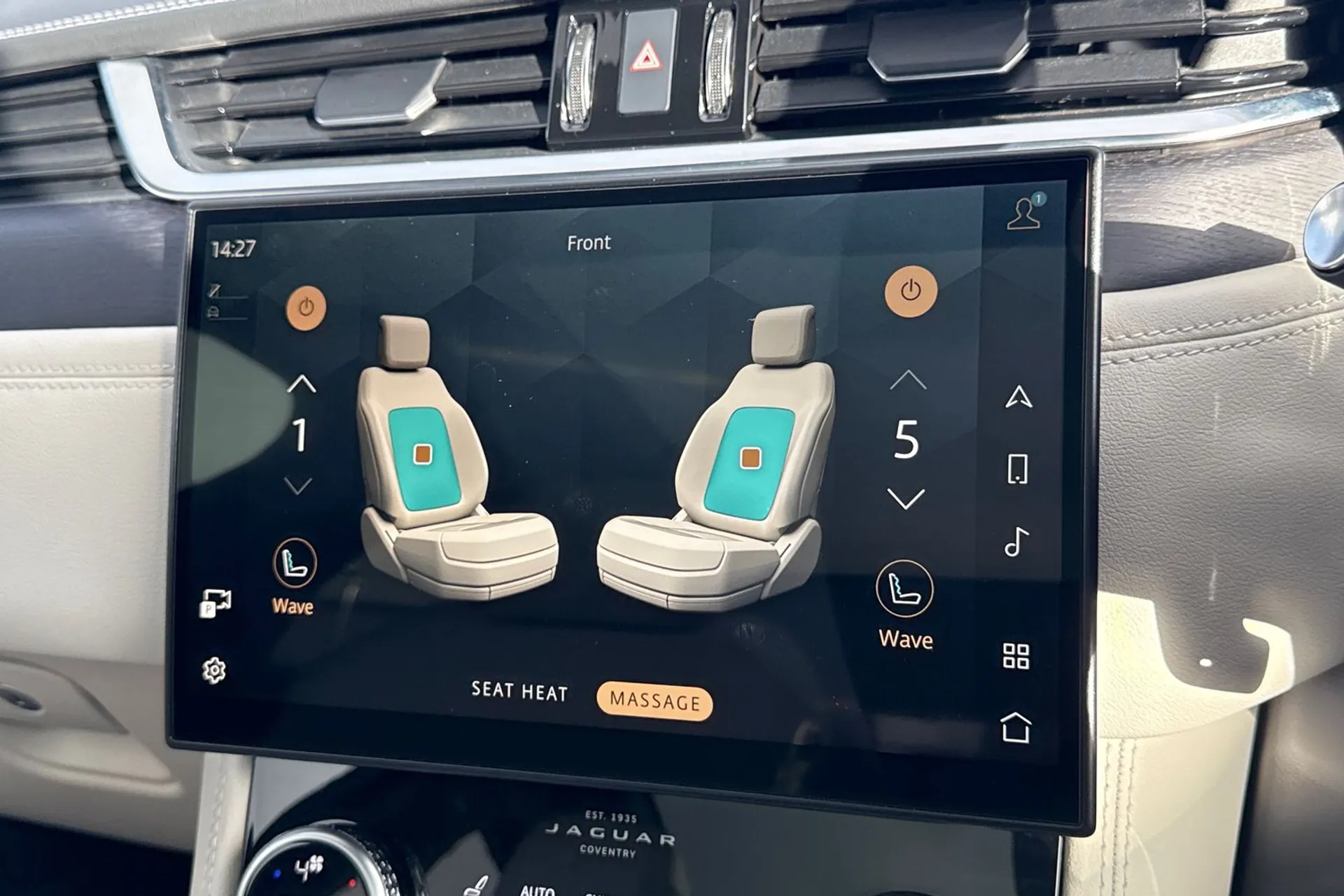 Jaguar F-PACE thumbnail image number 21