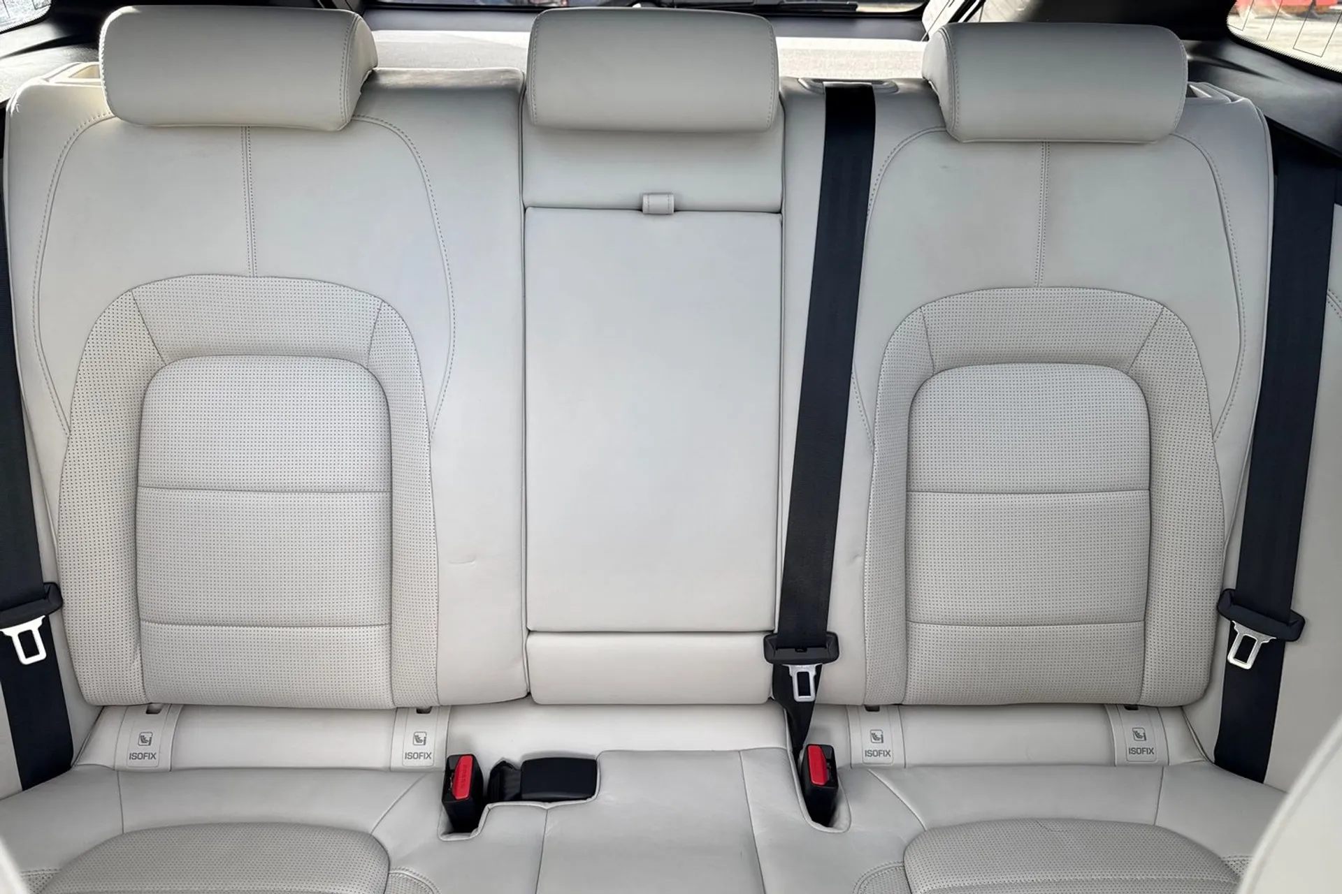 Jaguar F-PACE thumbnail image number 44