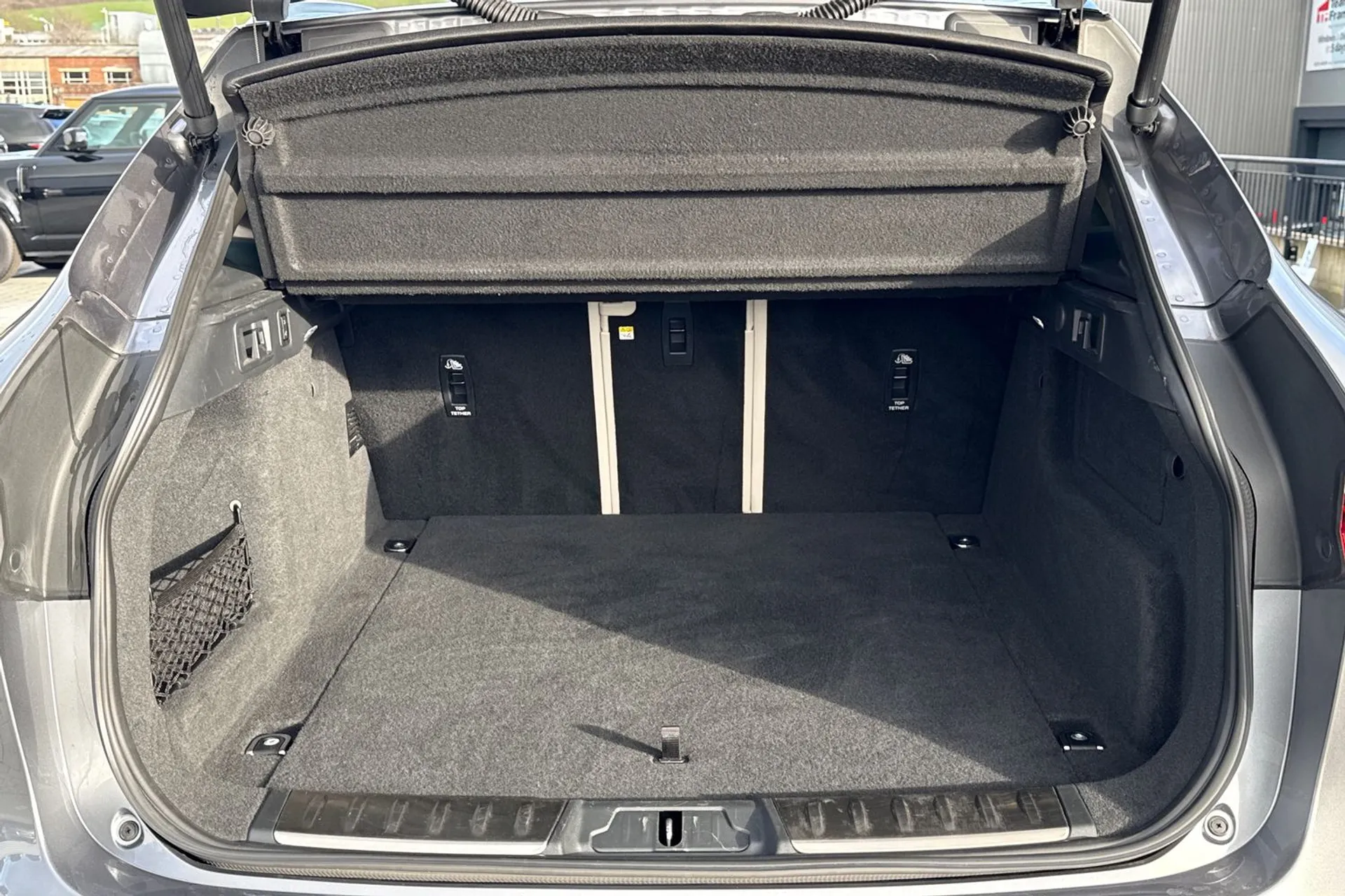 Jaguar F-PACE thumbnail image number 48