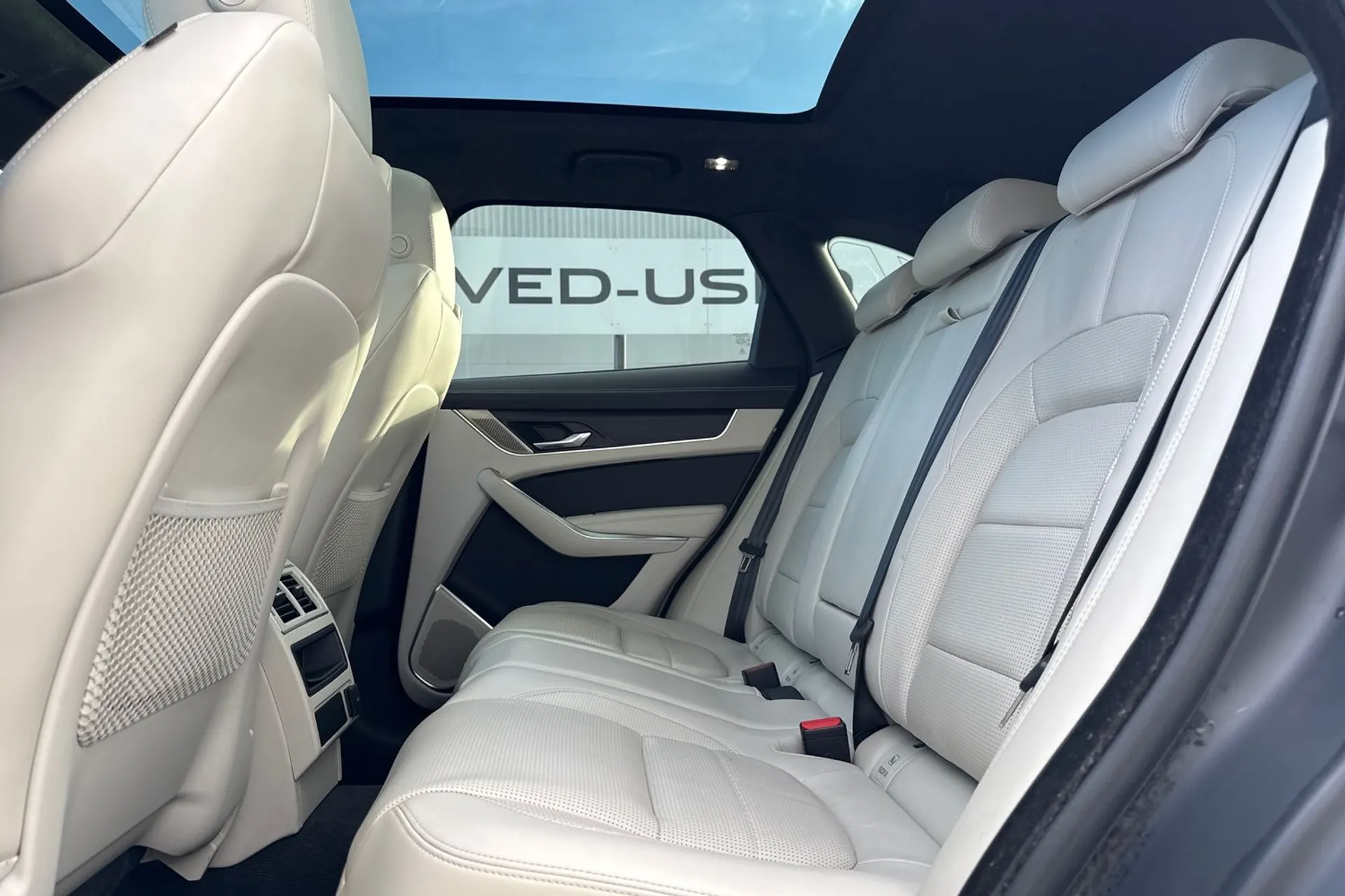 Jaguar F-PACE thumbnail image number 55