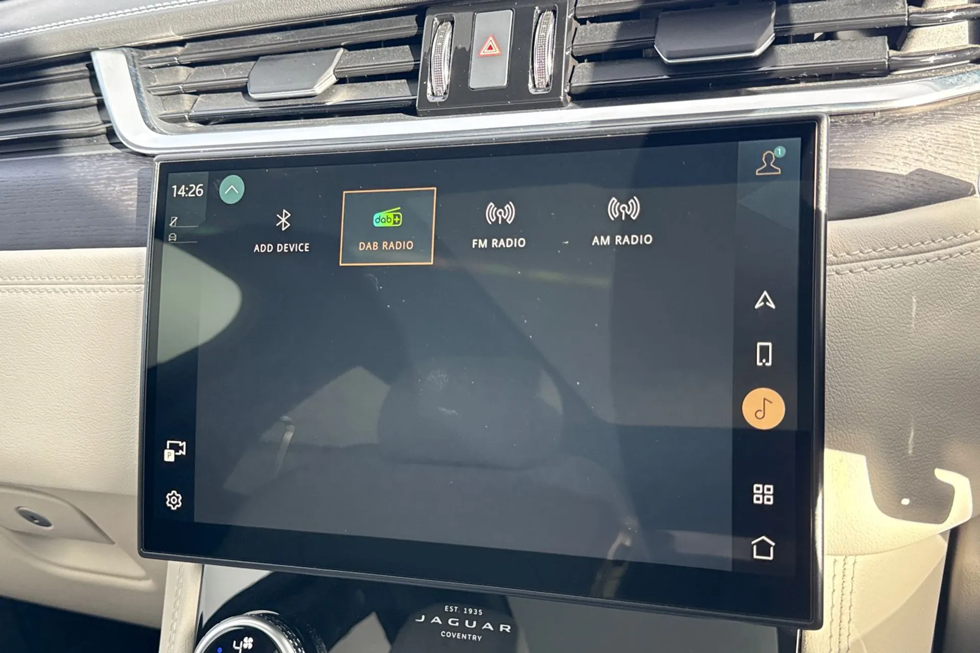 Jaguar F-PACE thumbnail image number 25