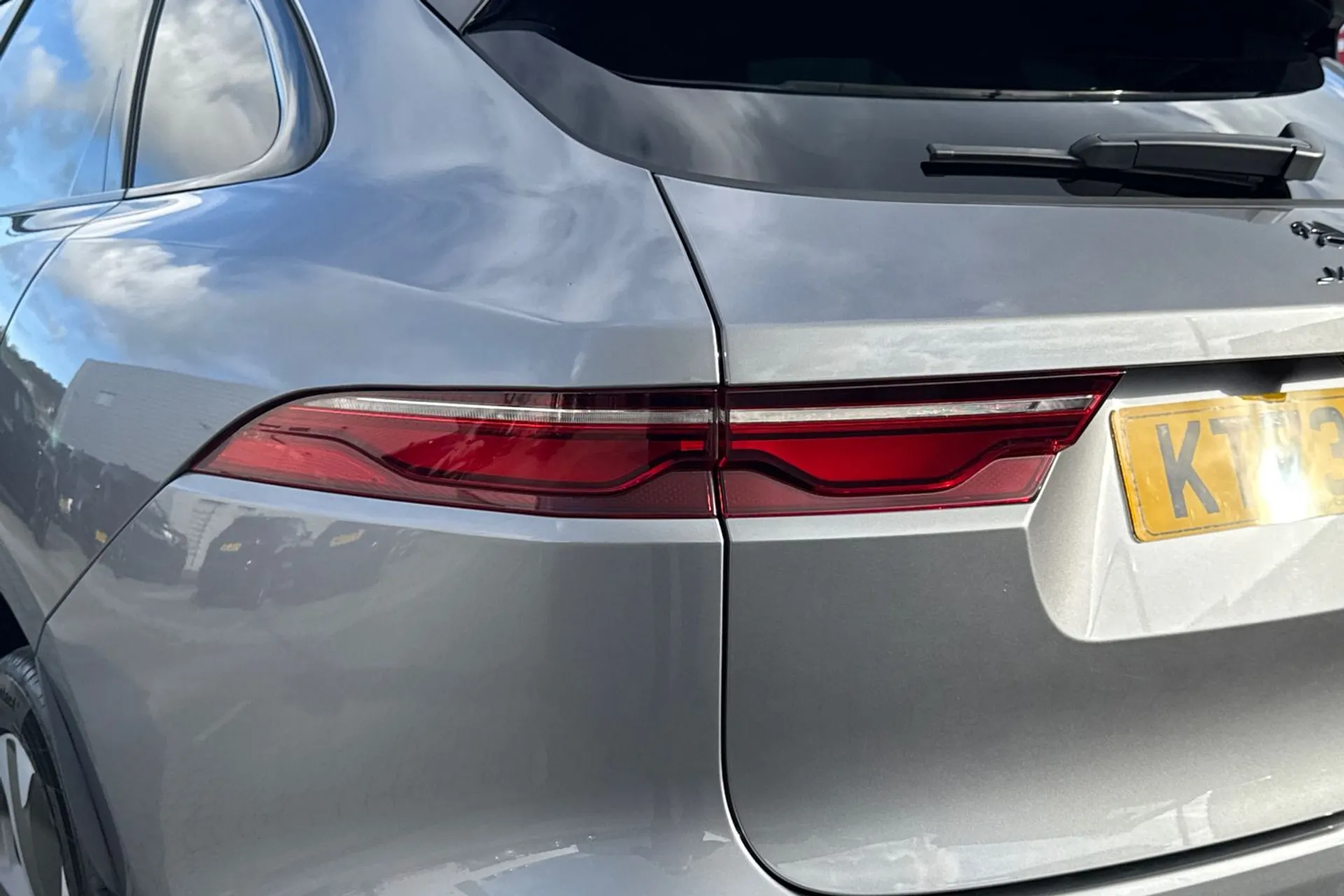 Jaguar F-PACE thumbnail image number 47