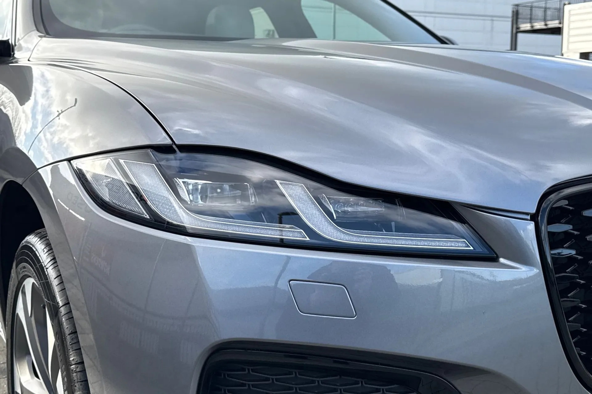 Jaguar F-PACE thumbnail image number 28