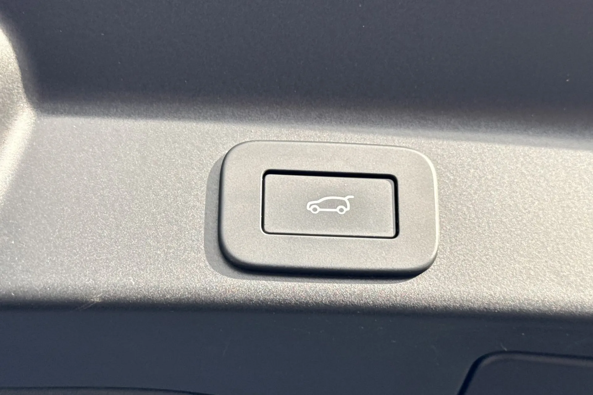 Jaguar F-PACE thumbnail image number 49