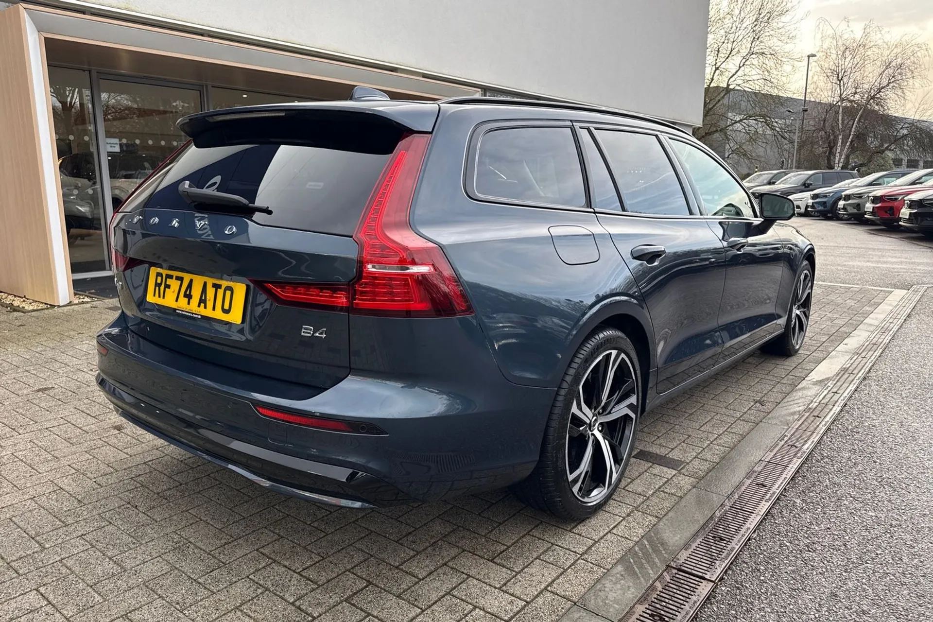 Volvo V60 thumbnail image number 8