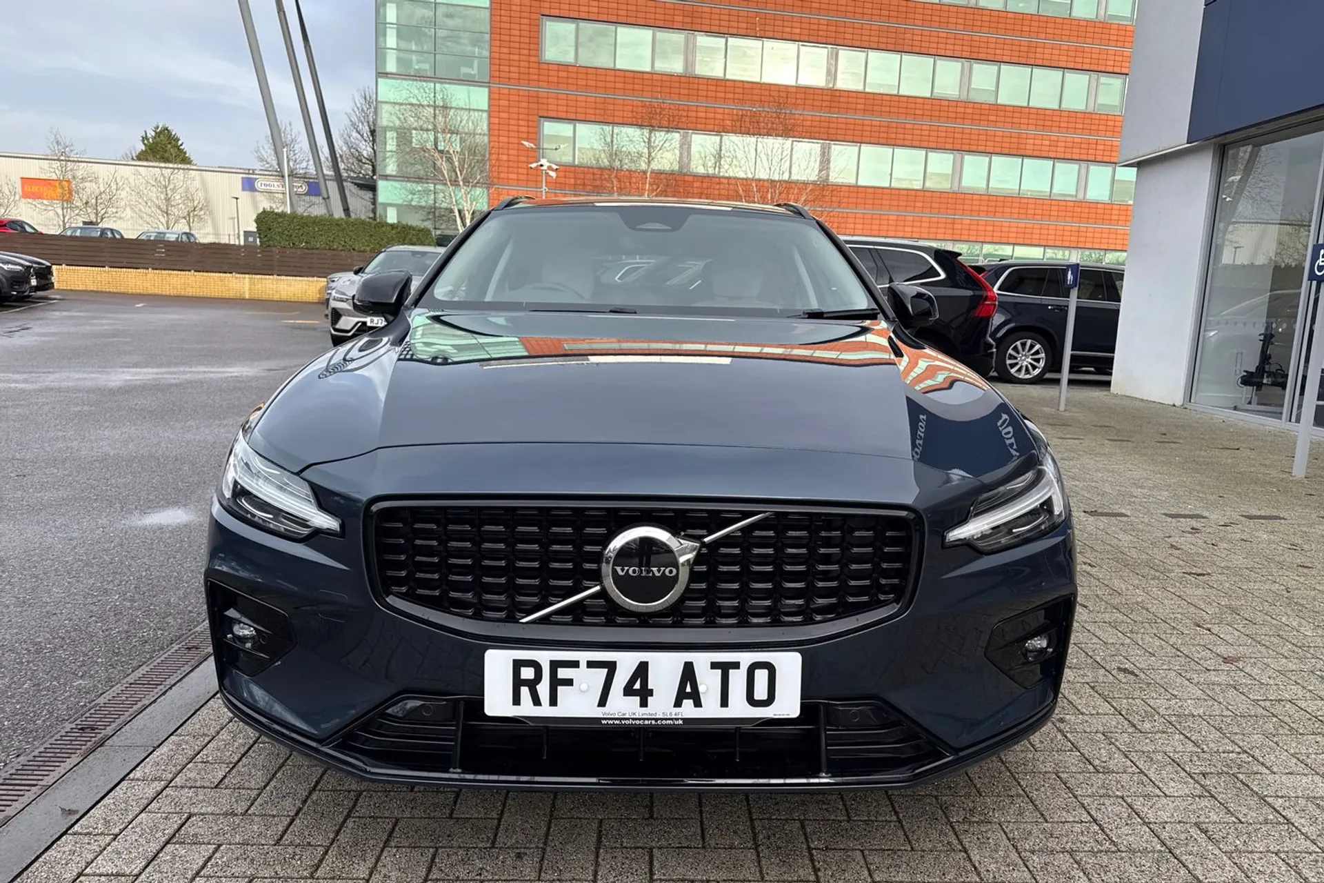 Volvo V60 thumbnail image number 13