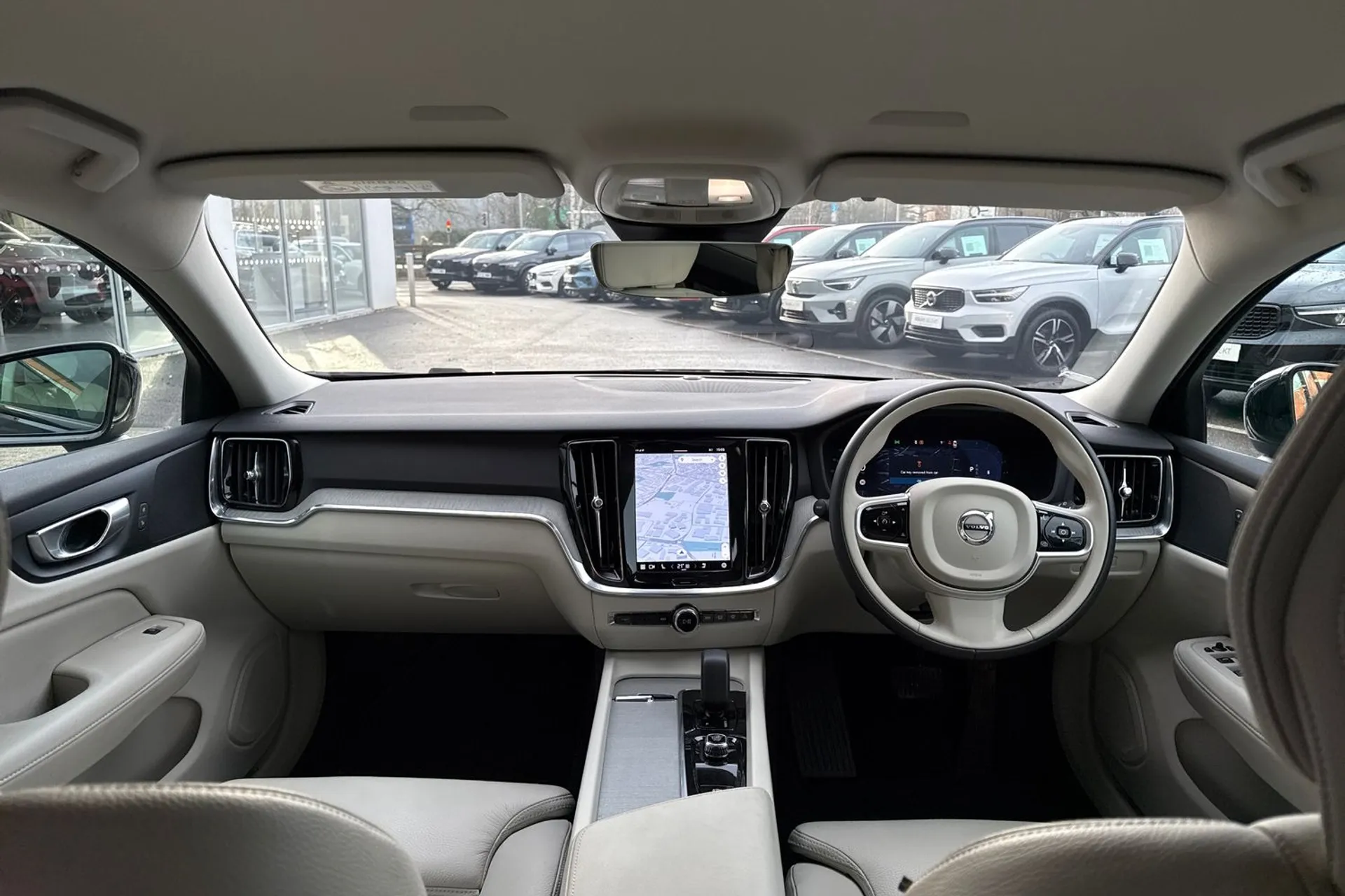 Volvo V60 thumbnail image number 3