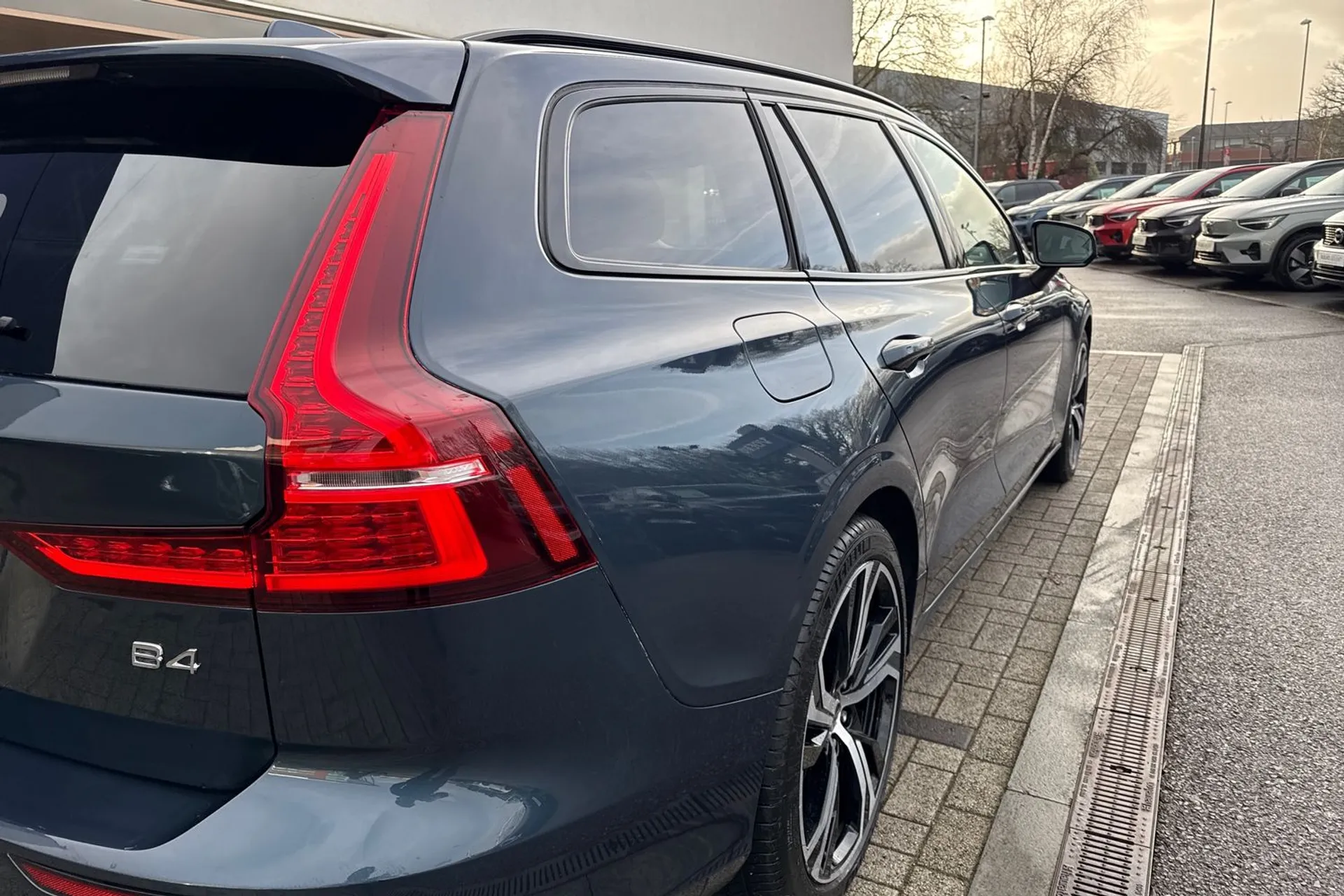 Volvo V60 thumbnail image number 15