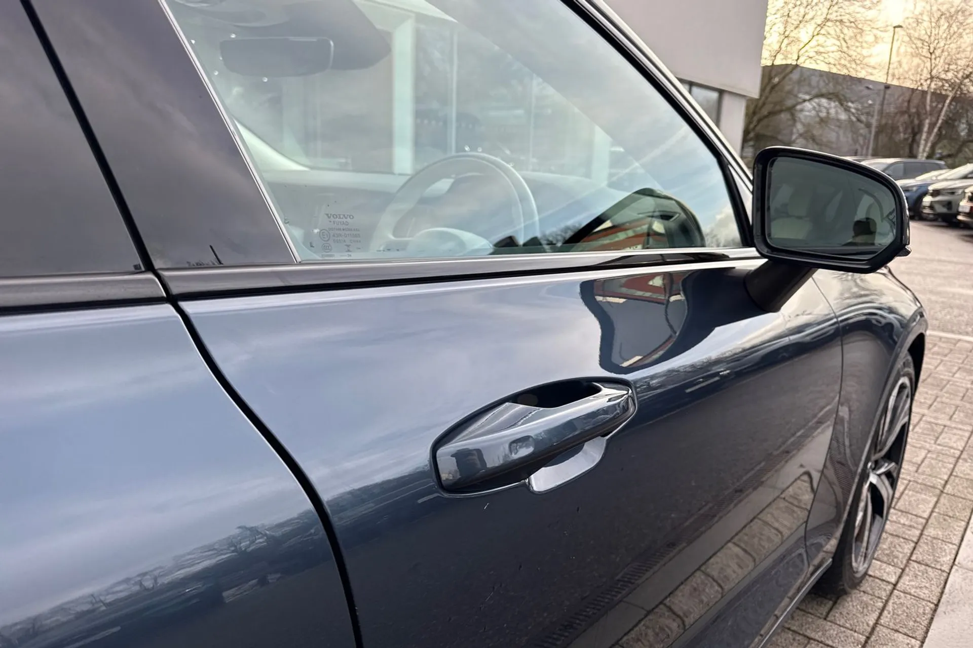 Volvo V60 thumbnail image number 17