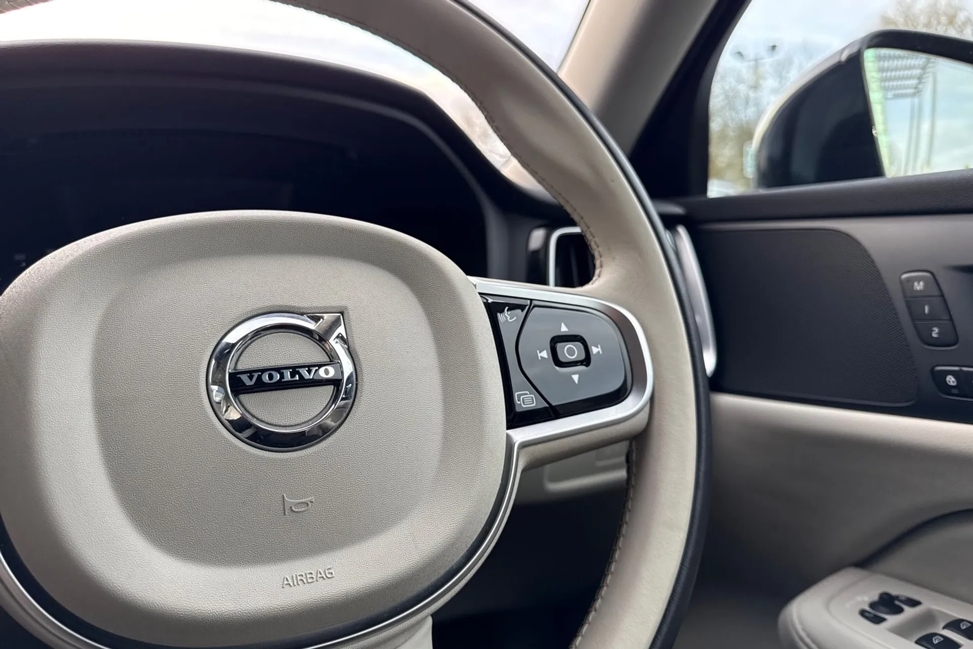 Volvo V60 thumbnail image number 38