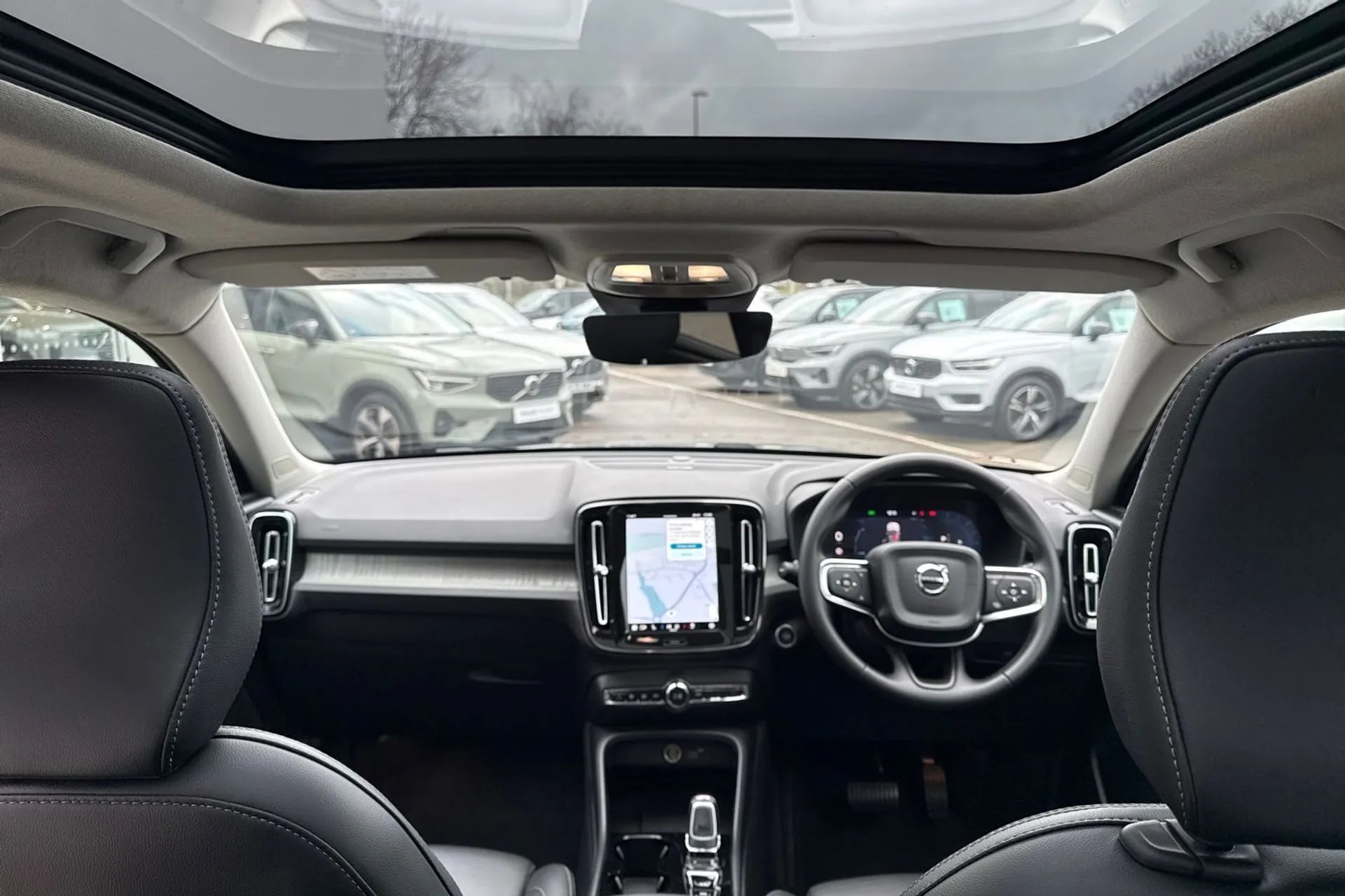 Volvo XC40 thumbnail image number 3
