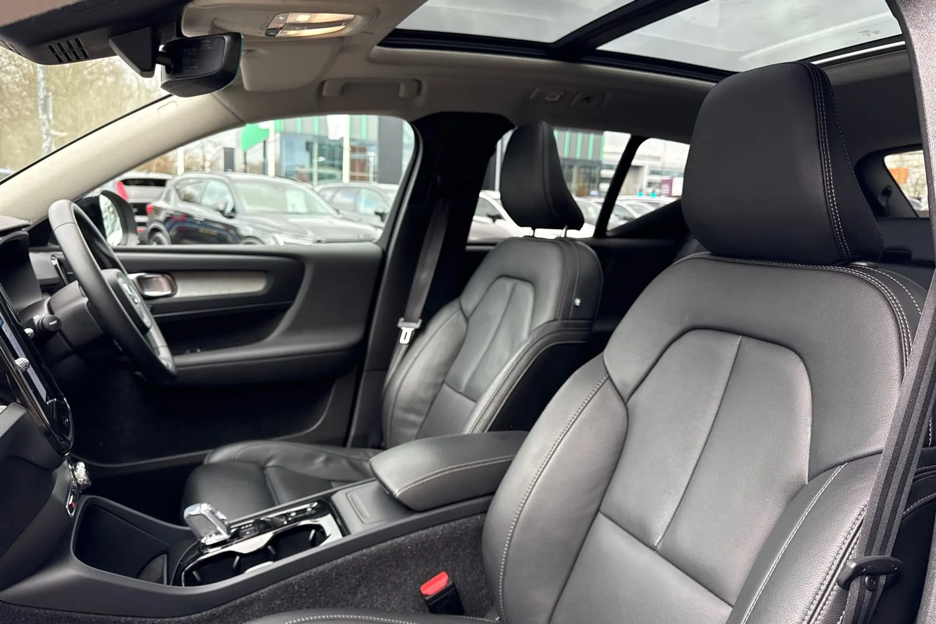 Volvo XC40 thumbnail image number 28