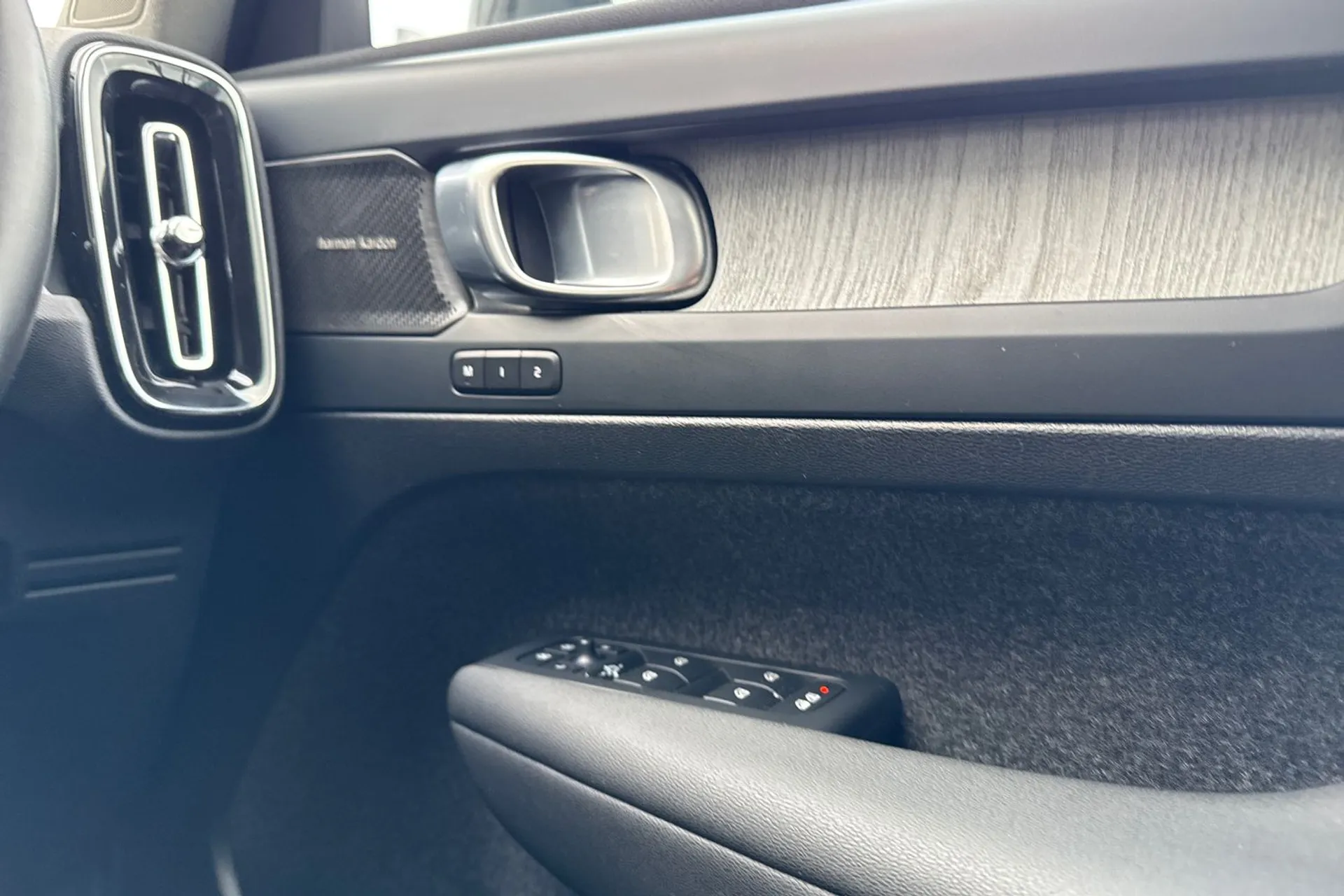 Volvo XC40 thumbnail image number 42