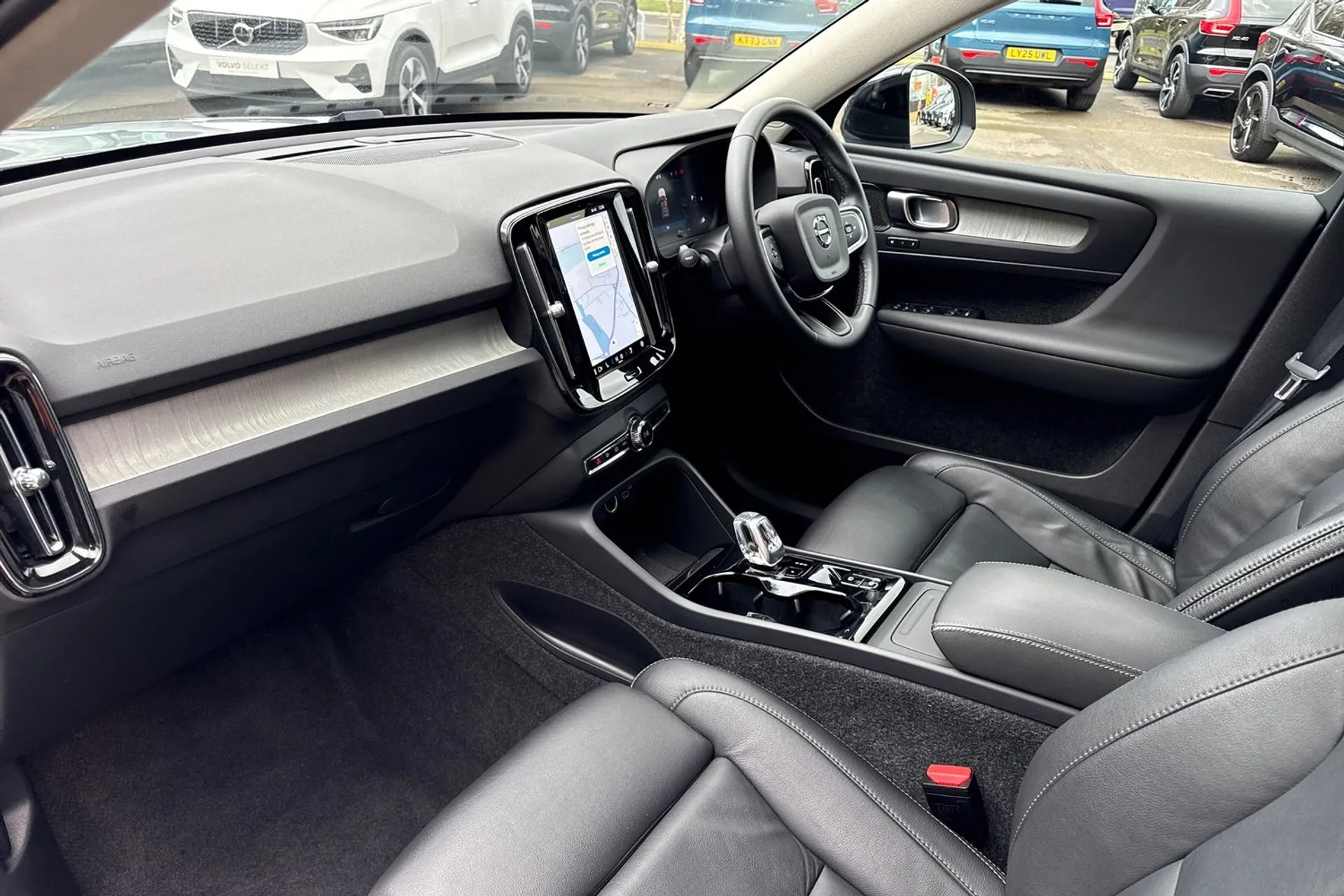 Volvo XC40 thumbnail image number 27