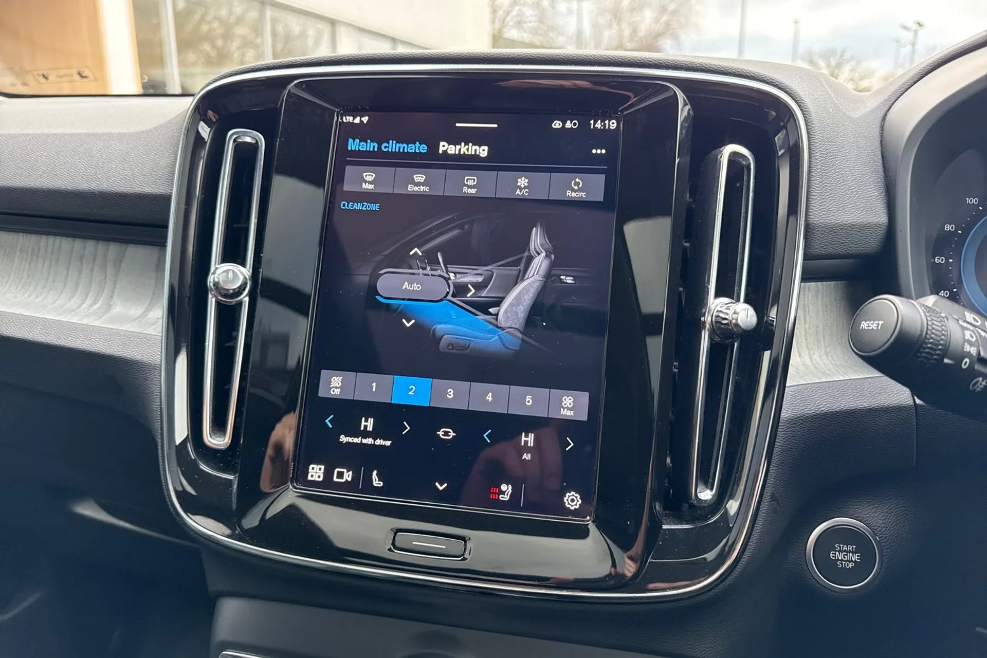 Volvo XC40 thumbnail image number 39