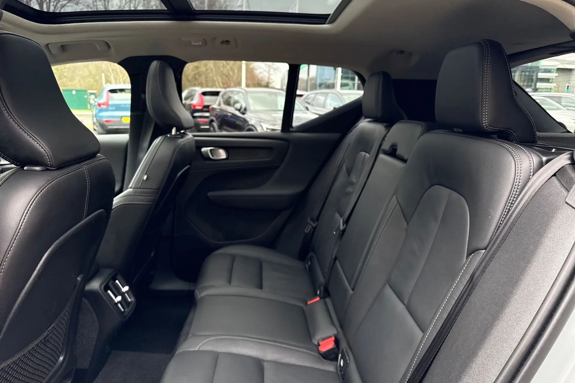 Volvo XC40 thumbnail image number 30